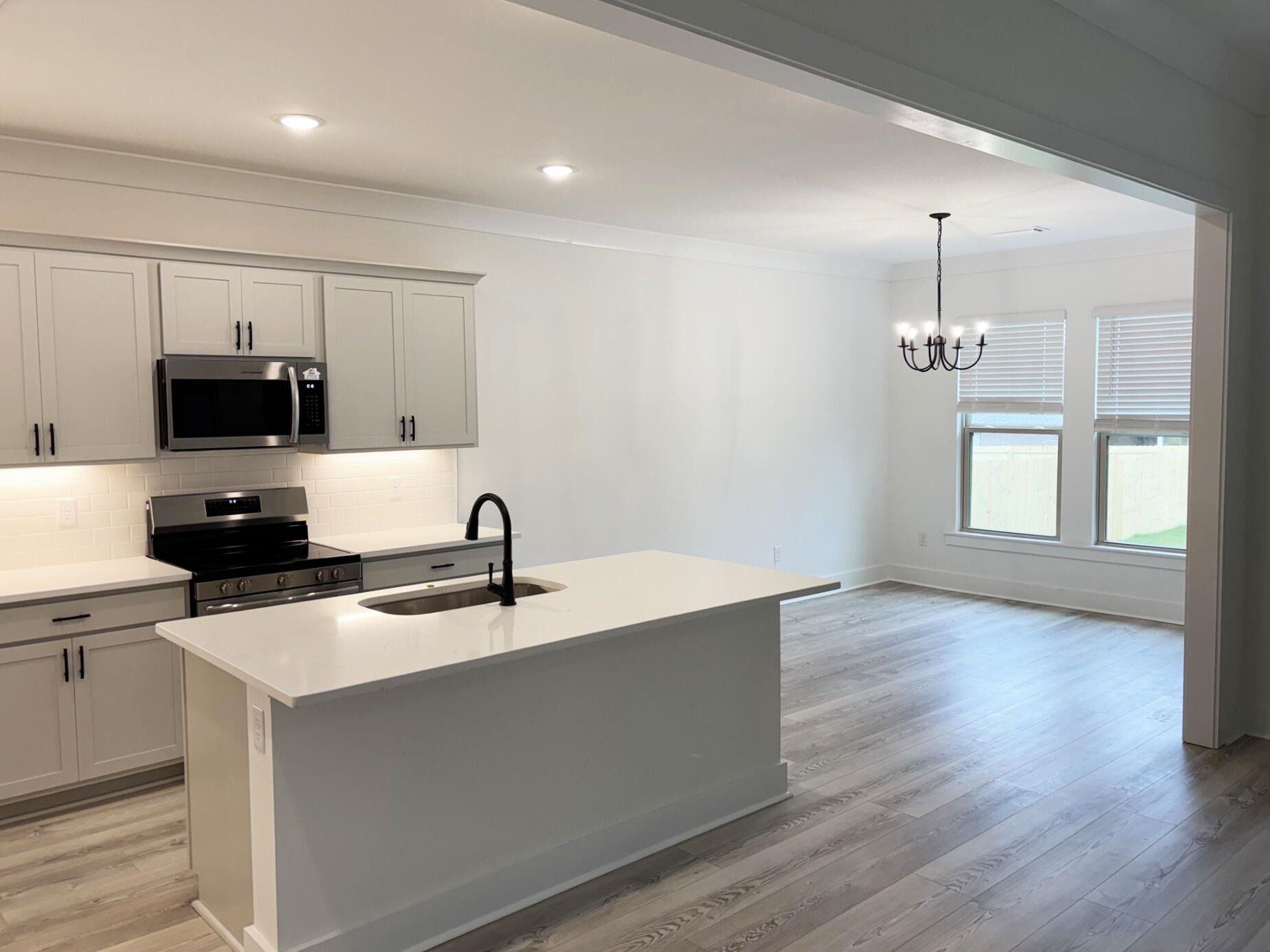 YOUNG OAKS - Residential