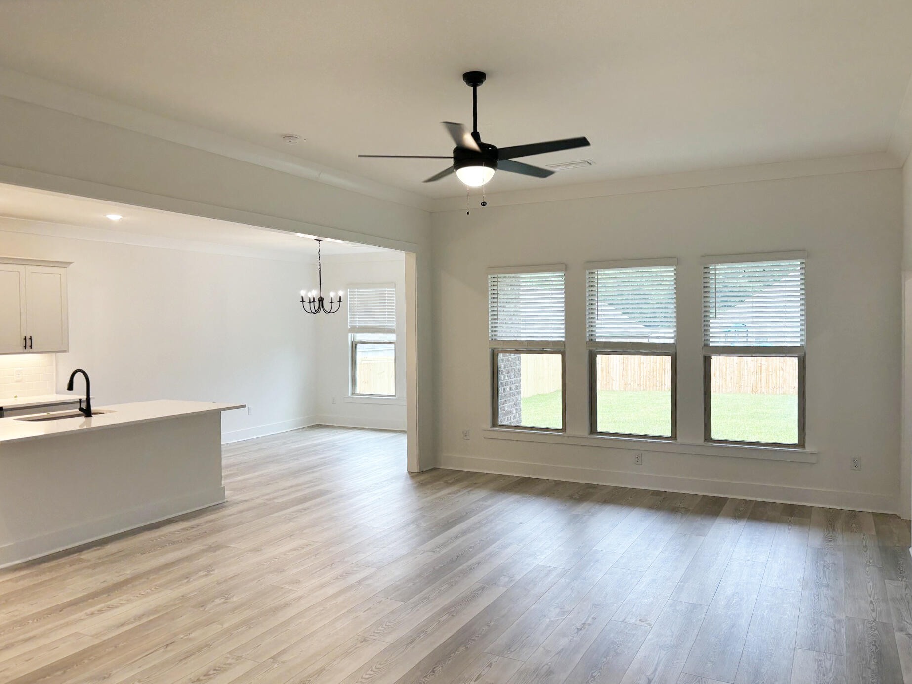 YOUNG OAKS - Residential
