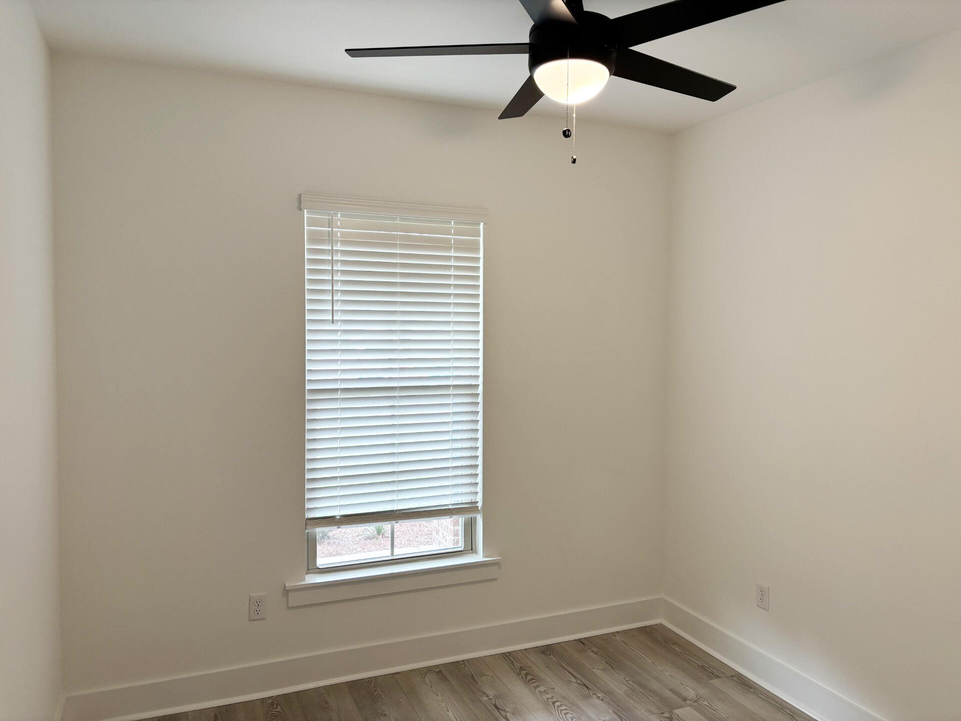 YOUNG OAKS - Residential