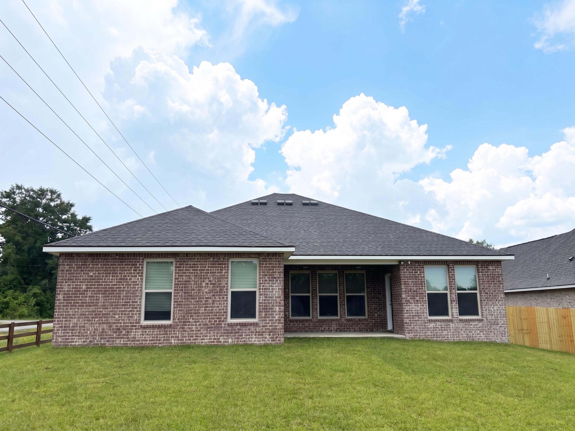 YOUNG OAKS - Residential