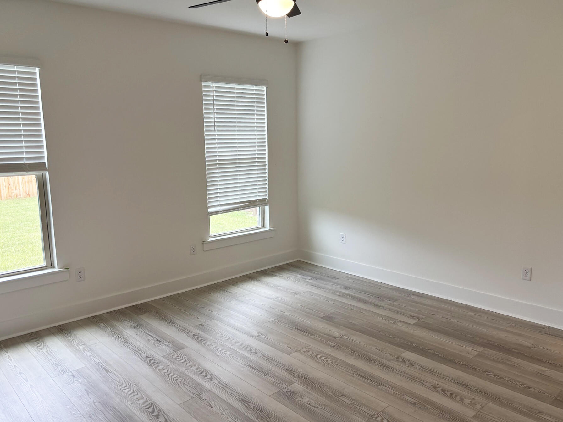 YOUNG OAKS - Residential