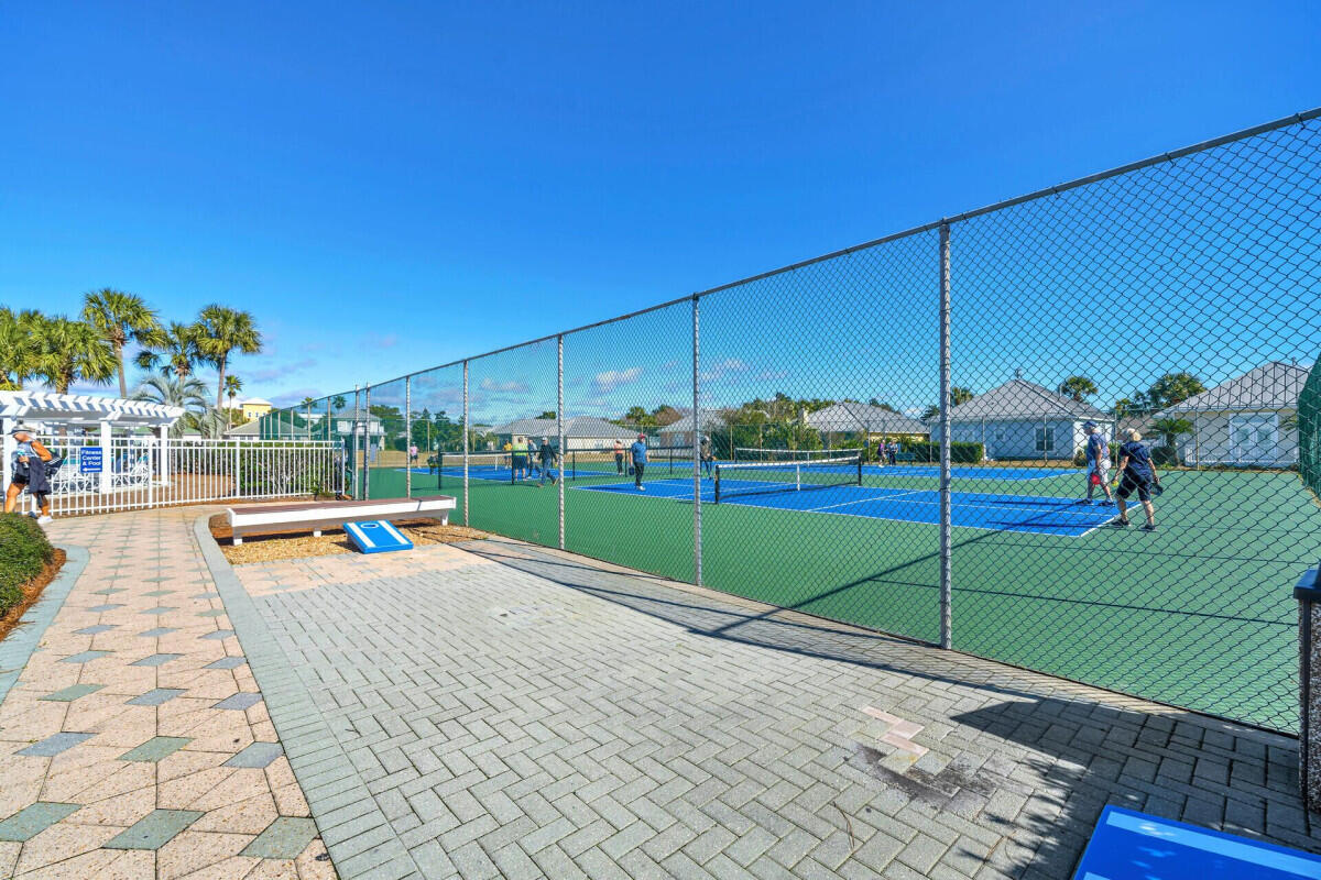 MARAVILLA CONDO 3 - Residential