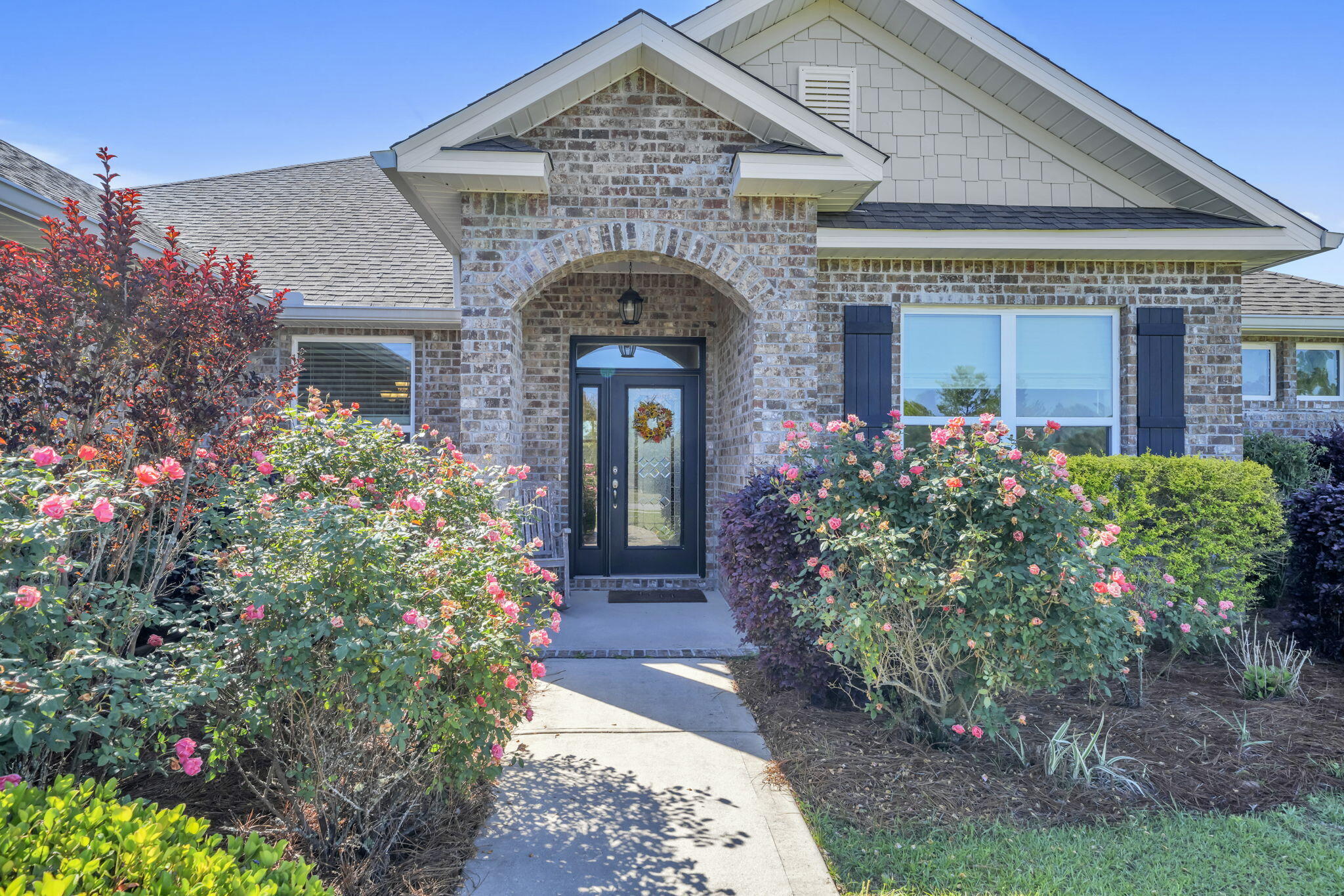 Welcome to 487 Coastal Breeze, a stunning 2,931 sq. ft. residence where luxury, comfort, and location converge. Situated on over half an acre in Windswept Estates, this one-owner home offers a rare blend of golf course views and ultimate family functionality.

THE KITCHEN: Oversized social island, walk-in pantry, and seamless open-concept design.

PRIMARY SUITE: A private wing featuring a spa-like bath and dual walk-in closets.

OUTDOORS: Expansive screened porch overlooking a newly fenced, park-like backyard with a gated entrance and full irrigation.

KEY EXTRAS: Full generator hookup, 2019 build, wood flooring throughout (zero carpet), and massive laundry storage.

THE LOCATION: Low Walton County taxes, and short drive to the Emerald Coast beaches or Eglin Air Force Base. Experience Luxury & Tranquility in Walton County

Chef's Dream: Oversized island, generous pantry, and seamless open-concept flow.

Primary Retreat: Private wing featuring a spa-bath and dual walk-in closets.

Practical Luxury: Oversized 2-car garage, massive laundry/storage, and full generator hookup.

Outdoor Oasis: Newly fenced yard with irrigation and an expansive screened porch overlooking a lush, park-like setting.

The Location Advantage: Enjoy the 30A coastal lifestyle with the benefit of lower Walton County taxes.