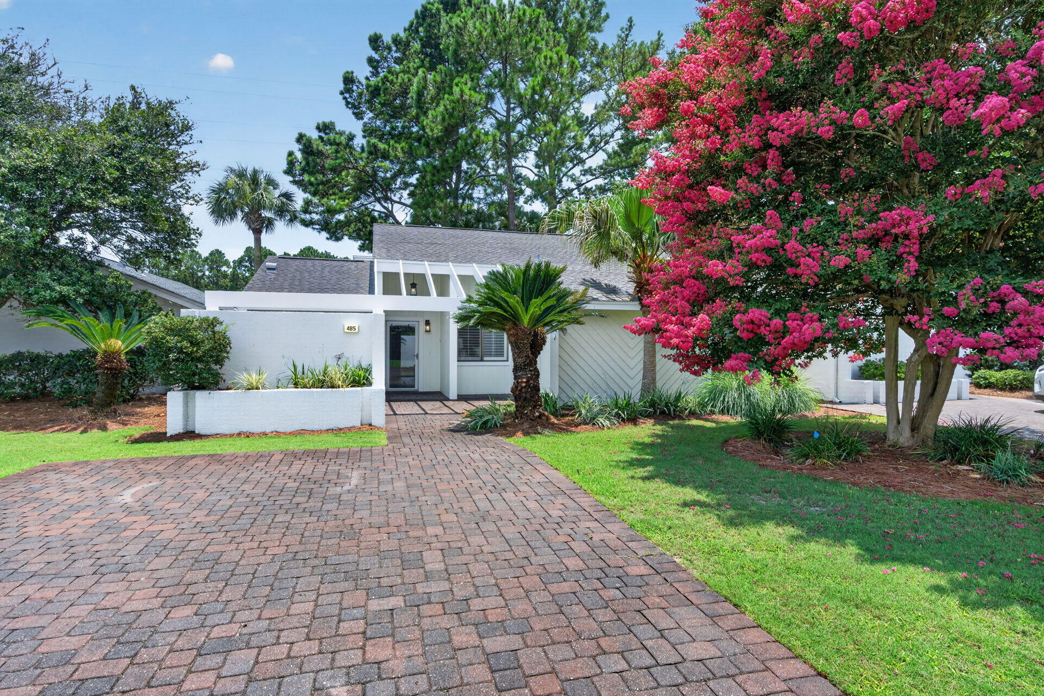 LINKSIDE VILLAGE UNIT 1 - Residential