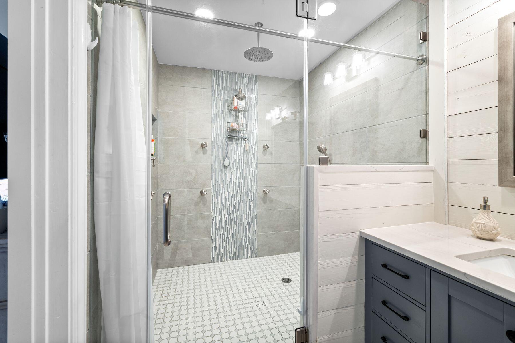 SANCTUARY AT REDFISH - Residential