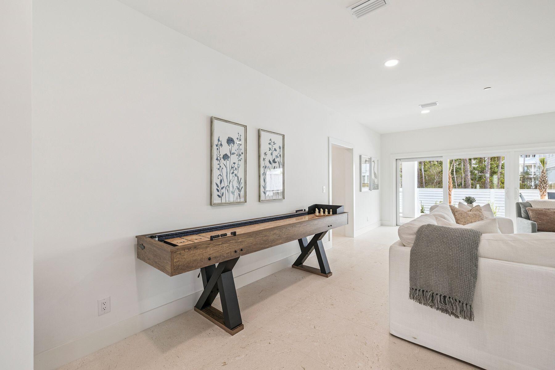 GULF SHORE MANOR - Residential