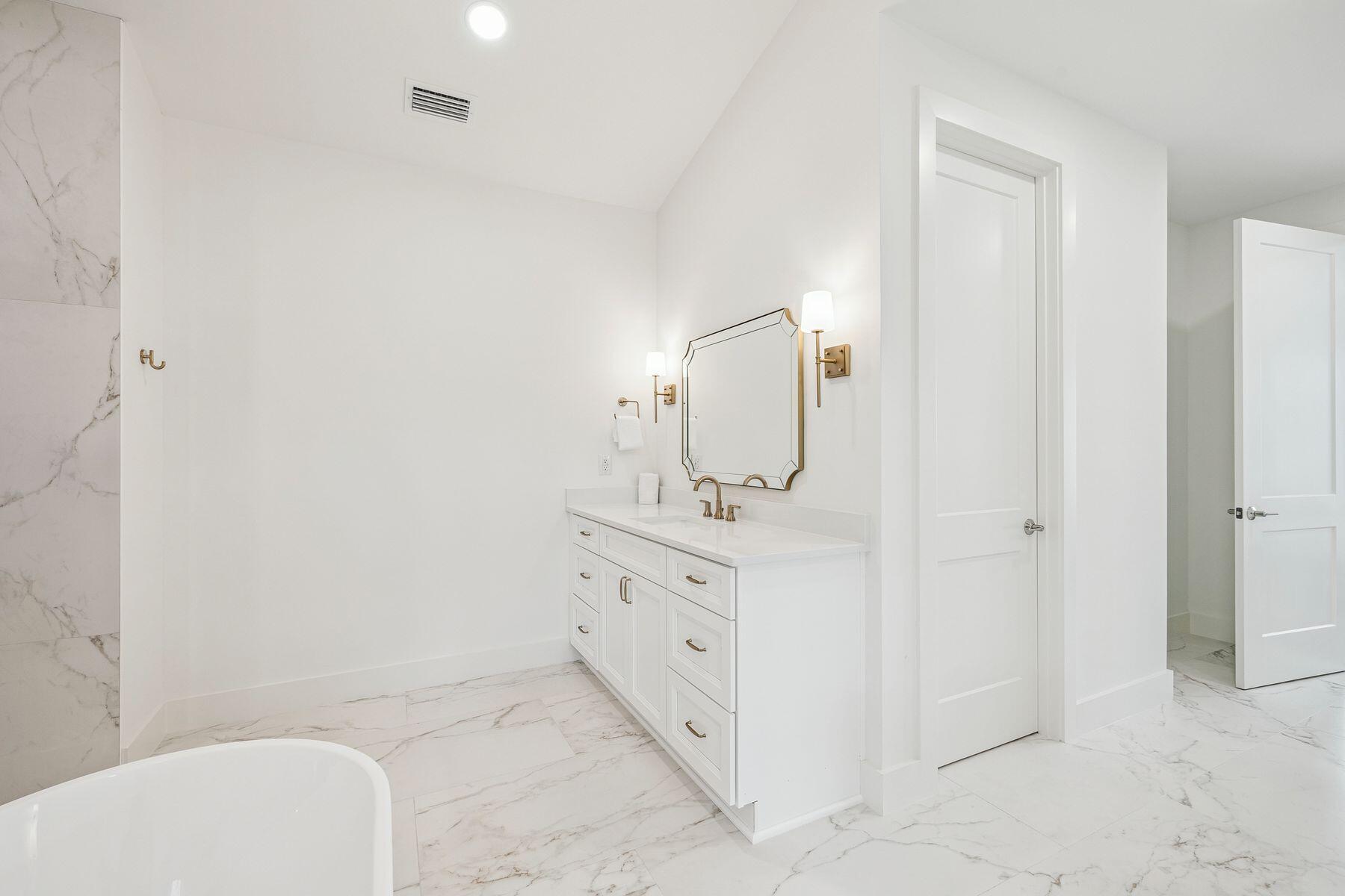 GULF SHORE MANOR - Residential