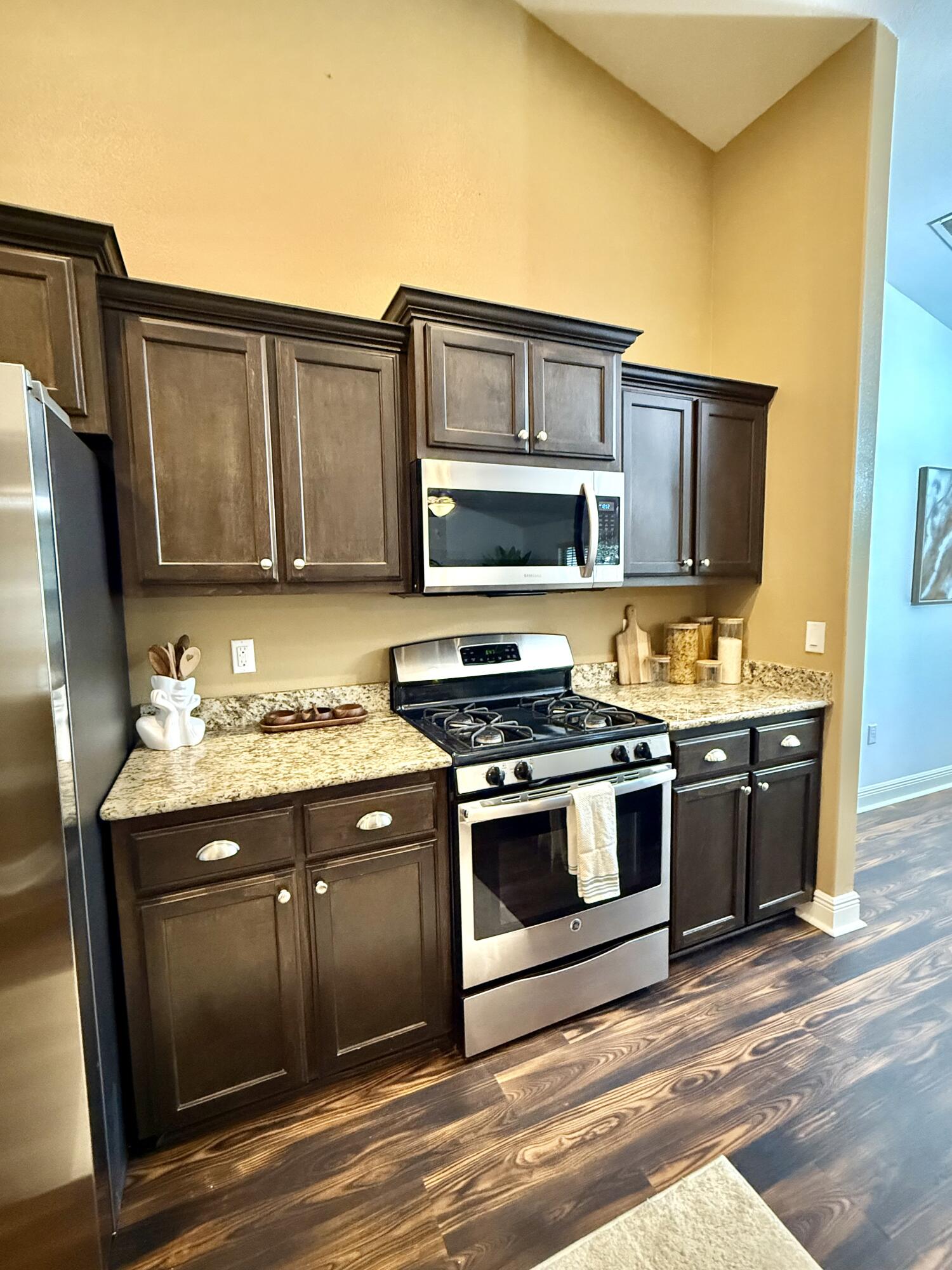 THOUSAND OAKS - Residential