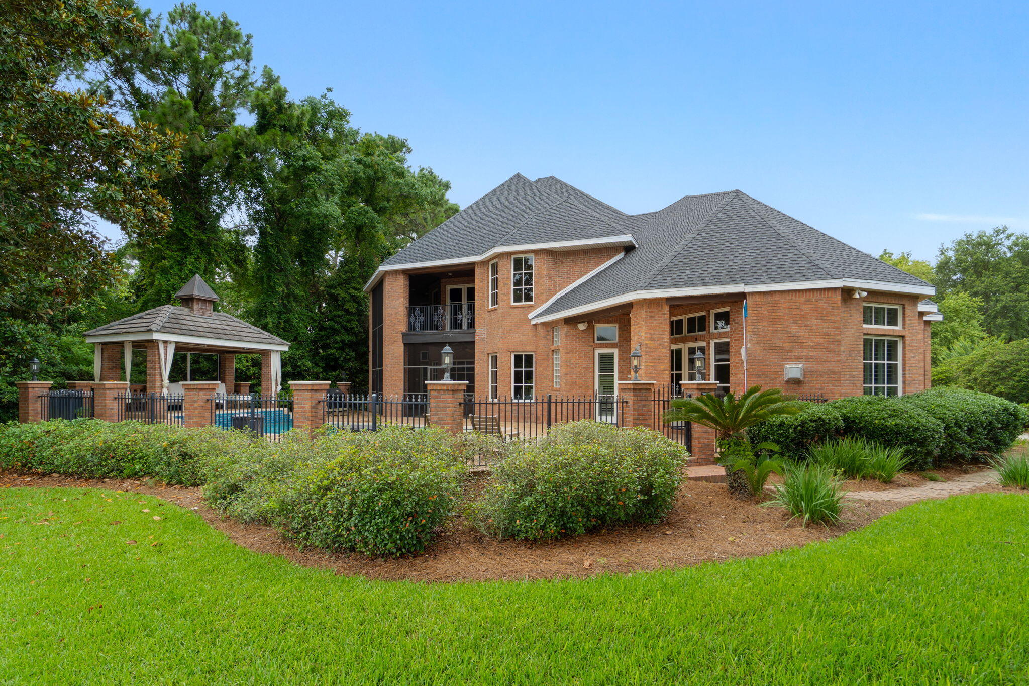 KELLY PLANTATION - Residential