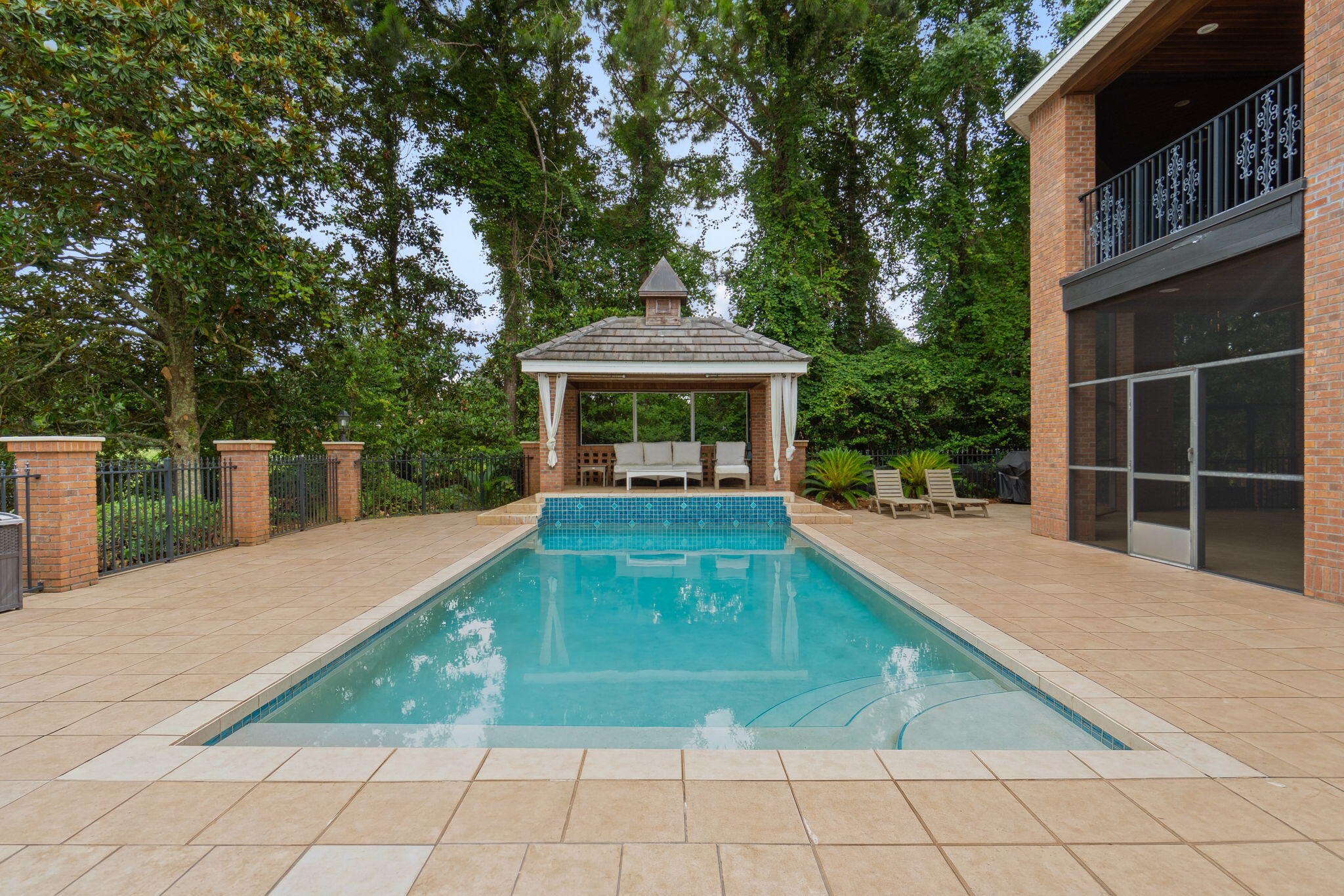 KELLY PLANTATION - Residential