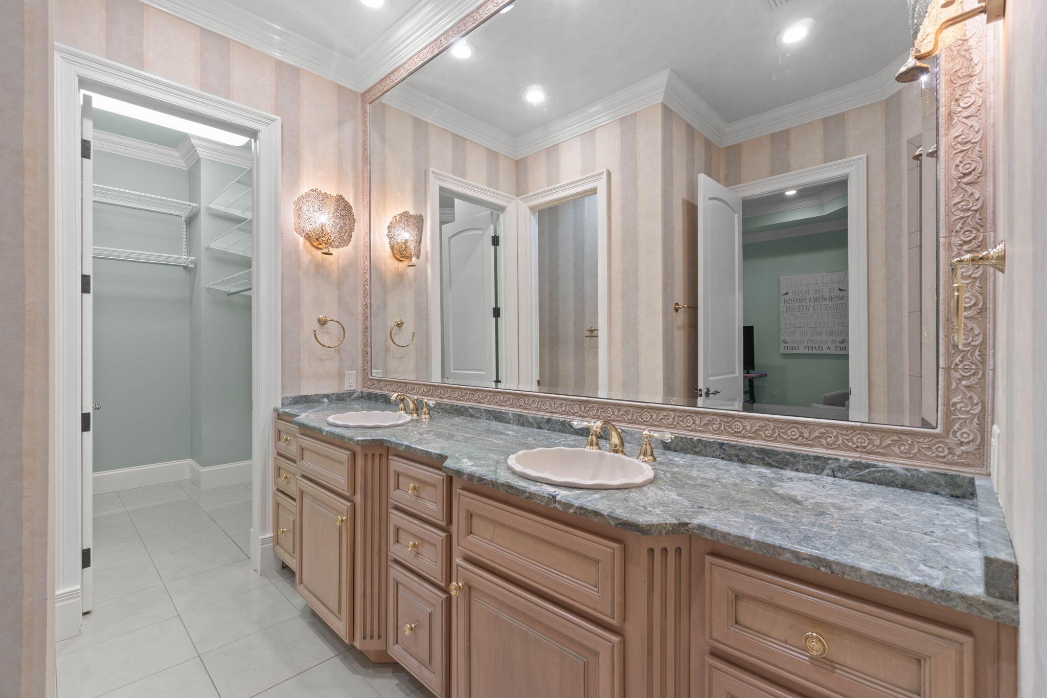 KELLY PLANTATION - Residential
