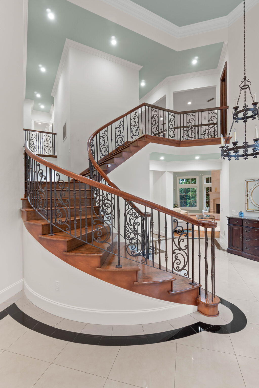 KELLY PLANTATION - Residential
