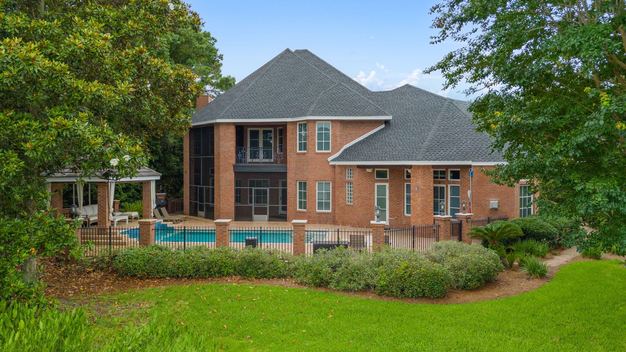 KELLY PLANTATION - Residential