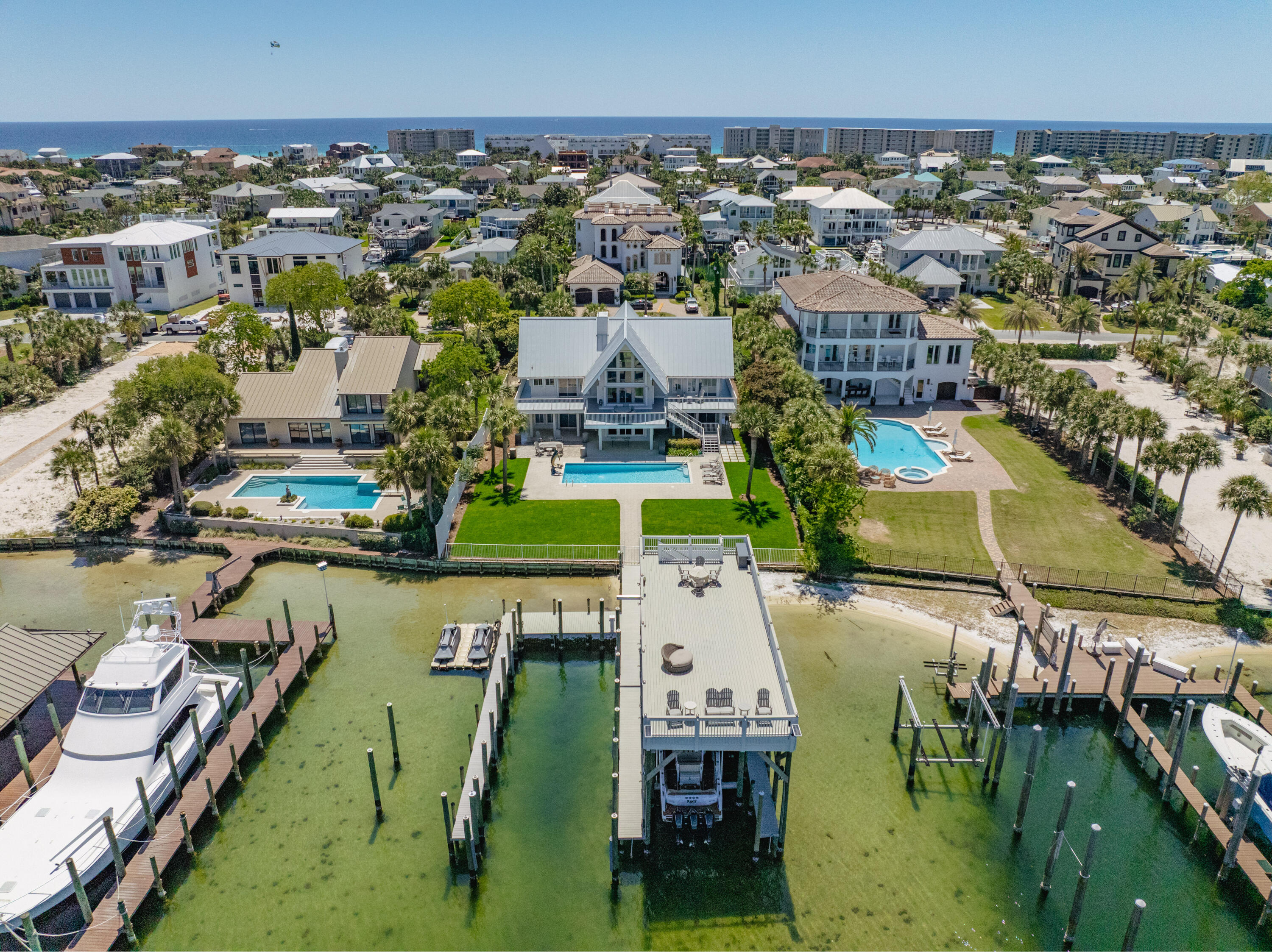 HOLIDAY ISLE - Residential