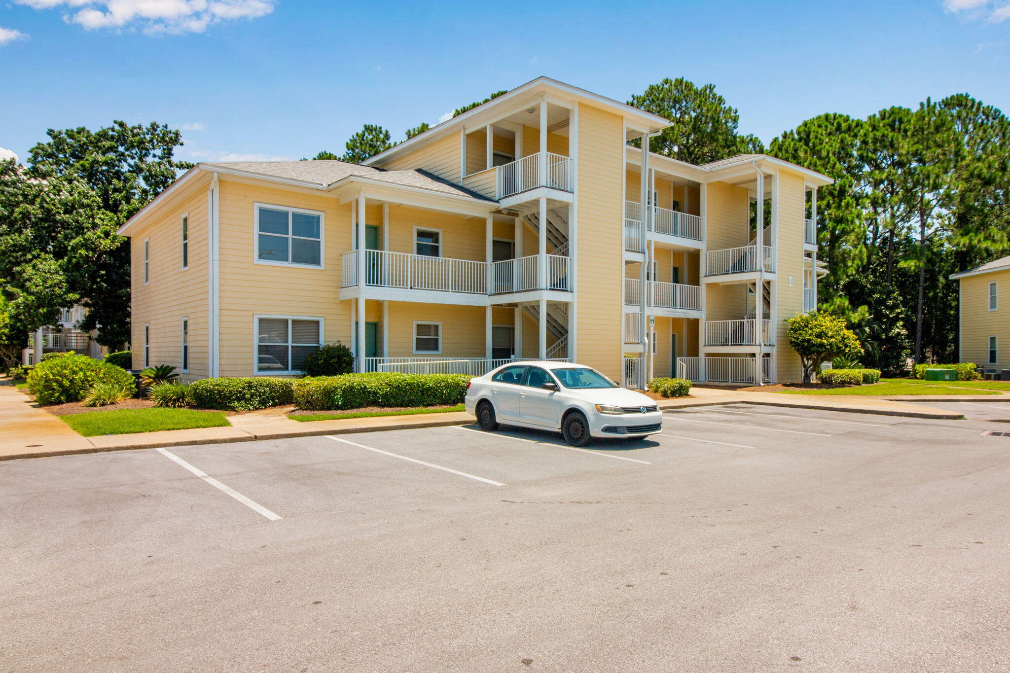 POINT OF VIEW Condo - Residential Lease