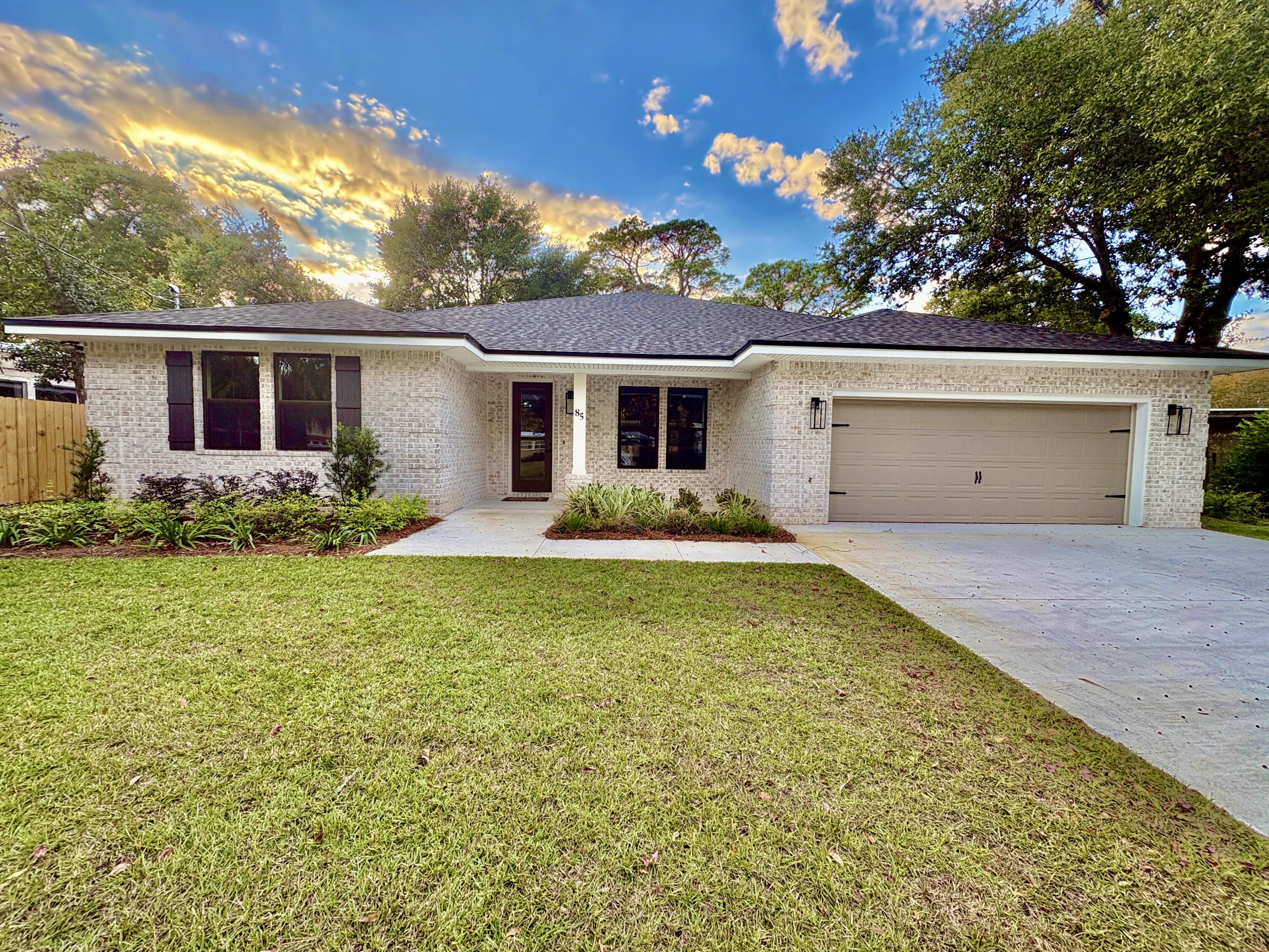 ELLIOTTS POINT 7TH ADDN - Residential
