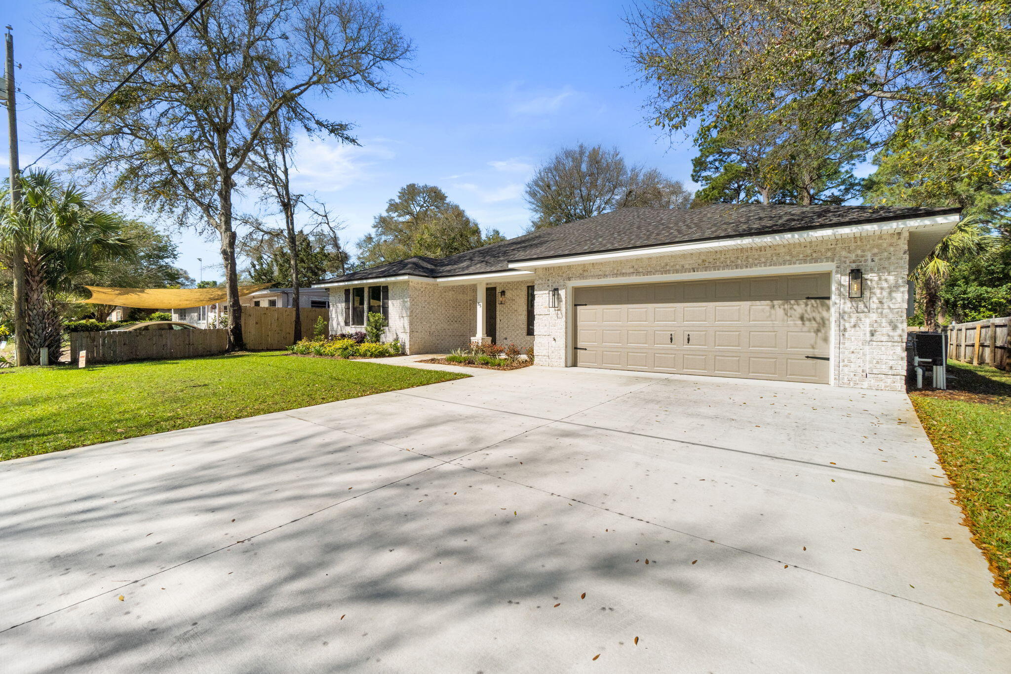 ELLIOTTS POINT 7TH ADDN - Residential