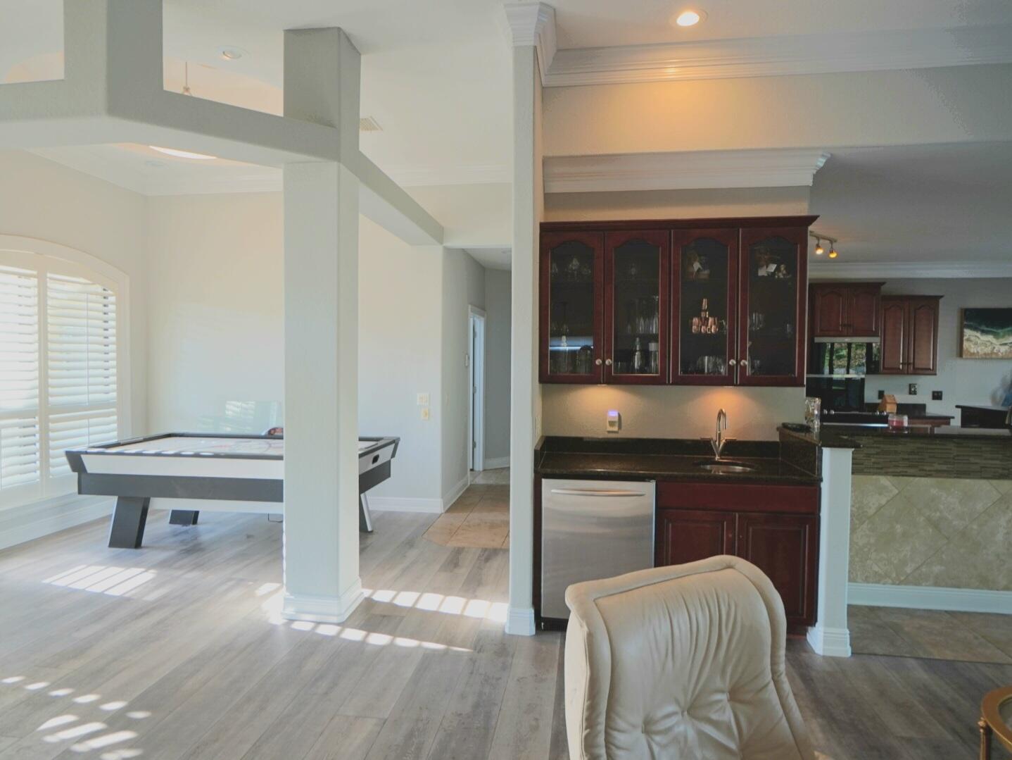 HOLLEY BY THE SEA - Residential