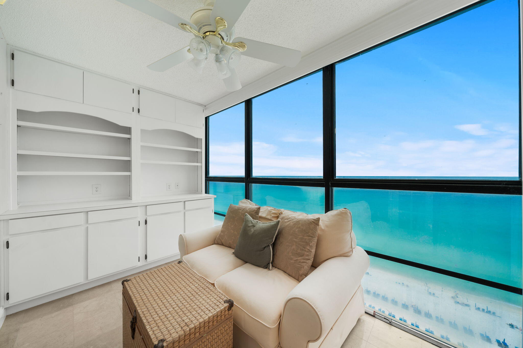 REGENCY TOWERS CONDO - Residential