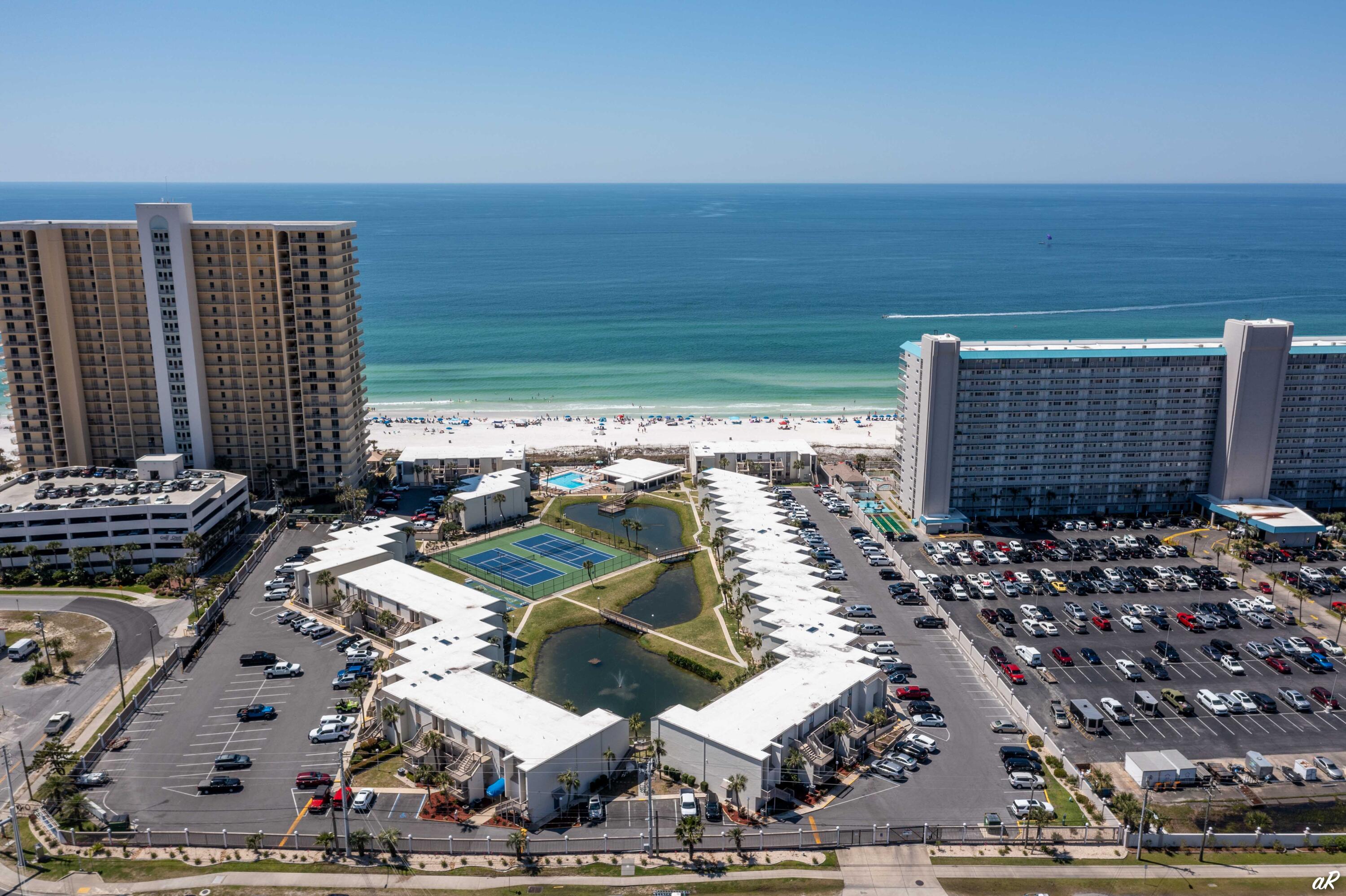 SUGAR BEACH T/H - Residential