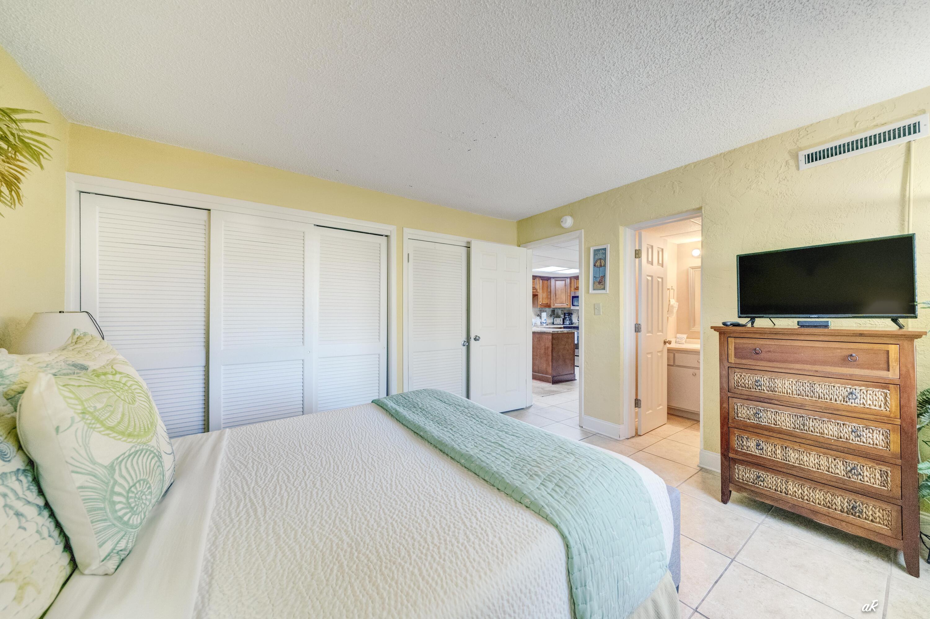 SUGAR BEACH T/H - Residential