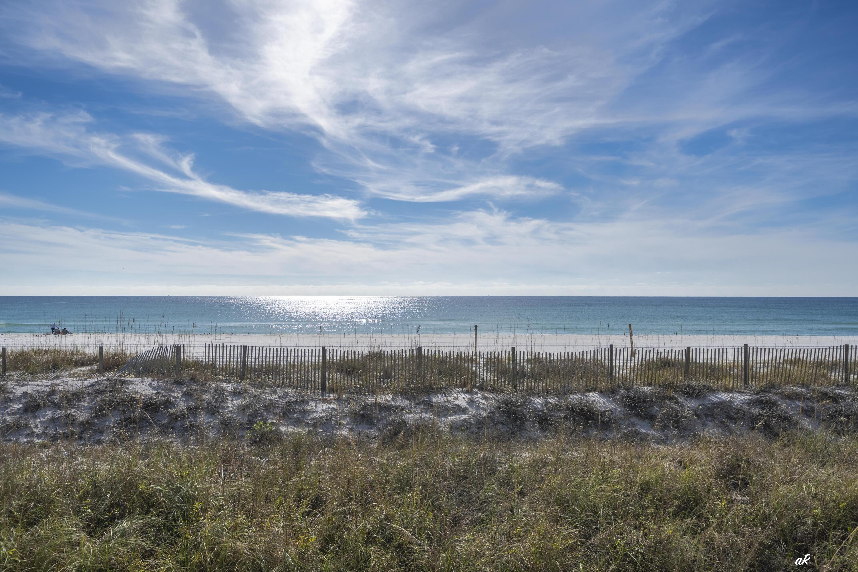 SUGAR BEACH T/H - Residential