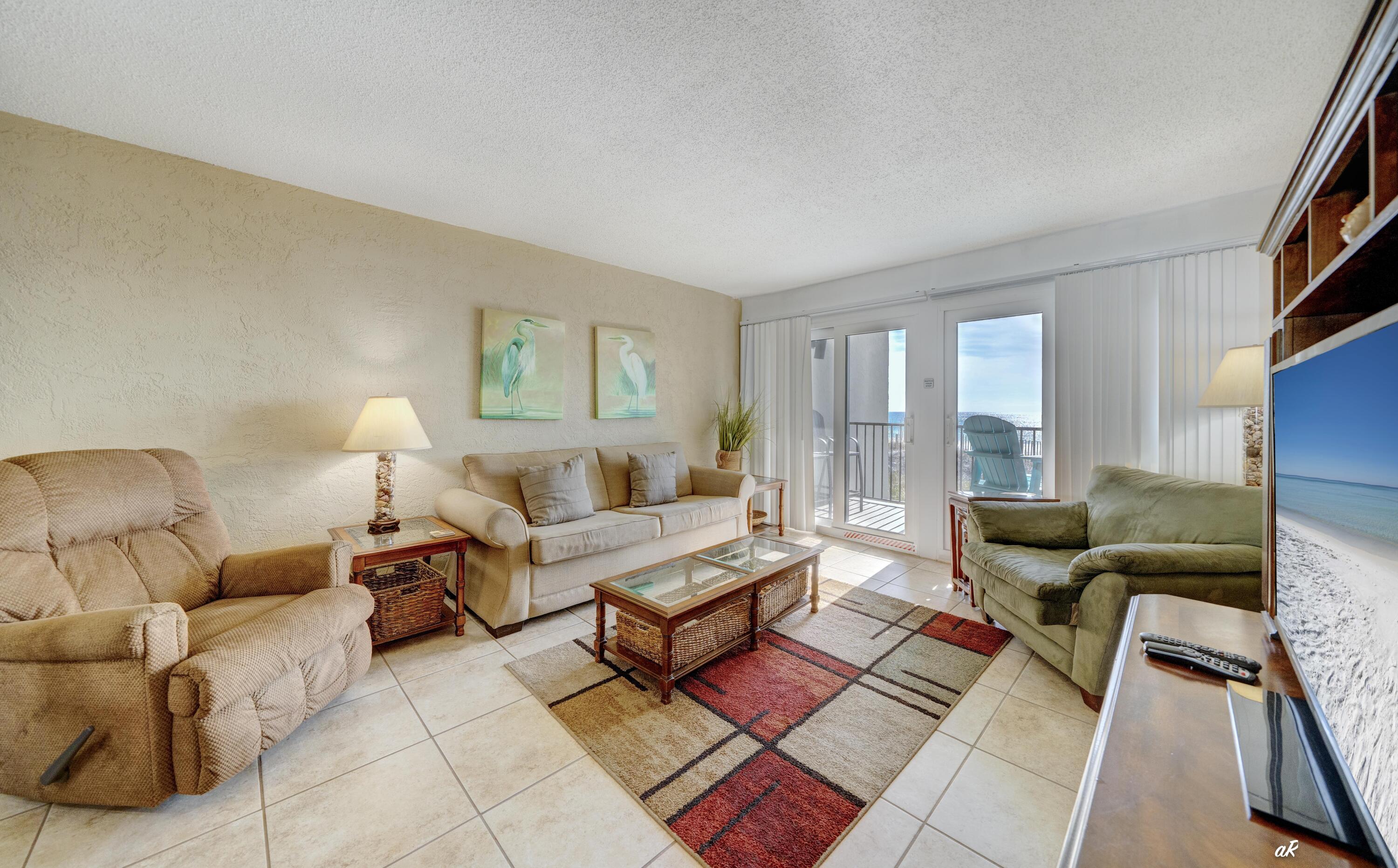 SUGAR BEACH T/H - Residential