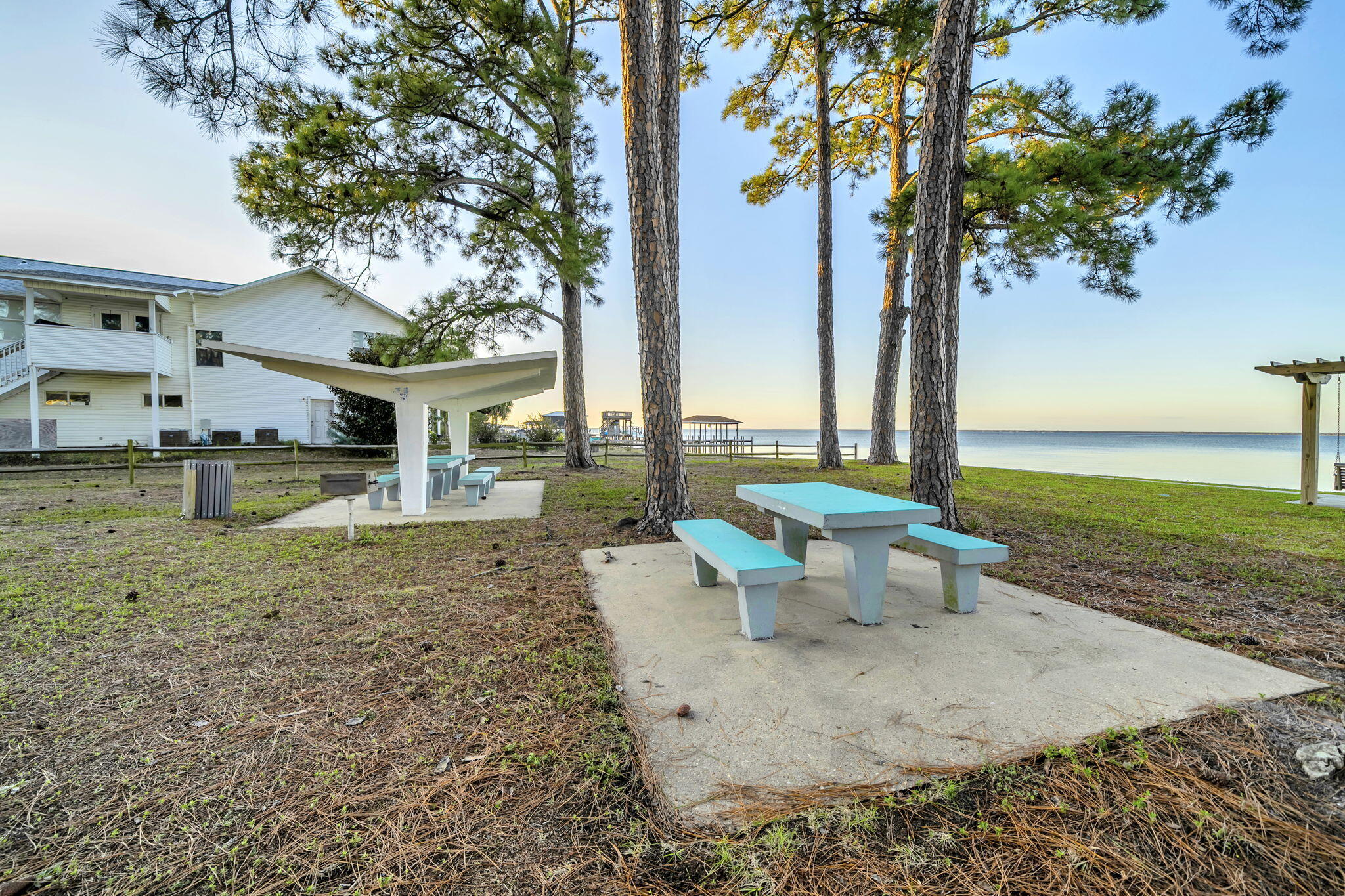 FLAMINGO BEACH - Residential