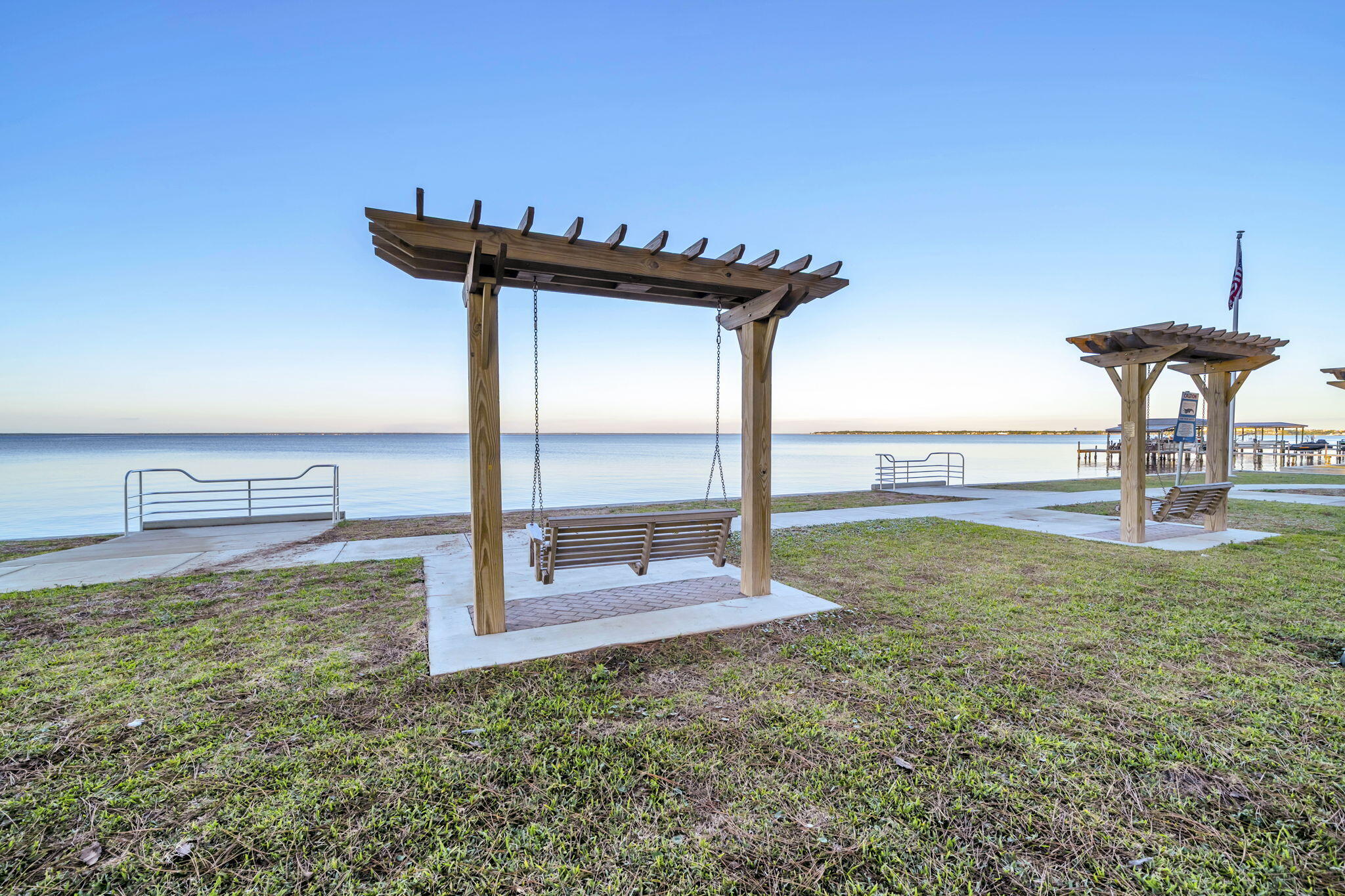 FLAMINGO BEACH - Residential