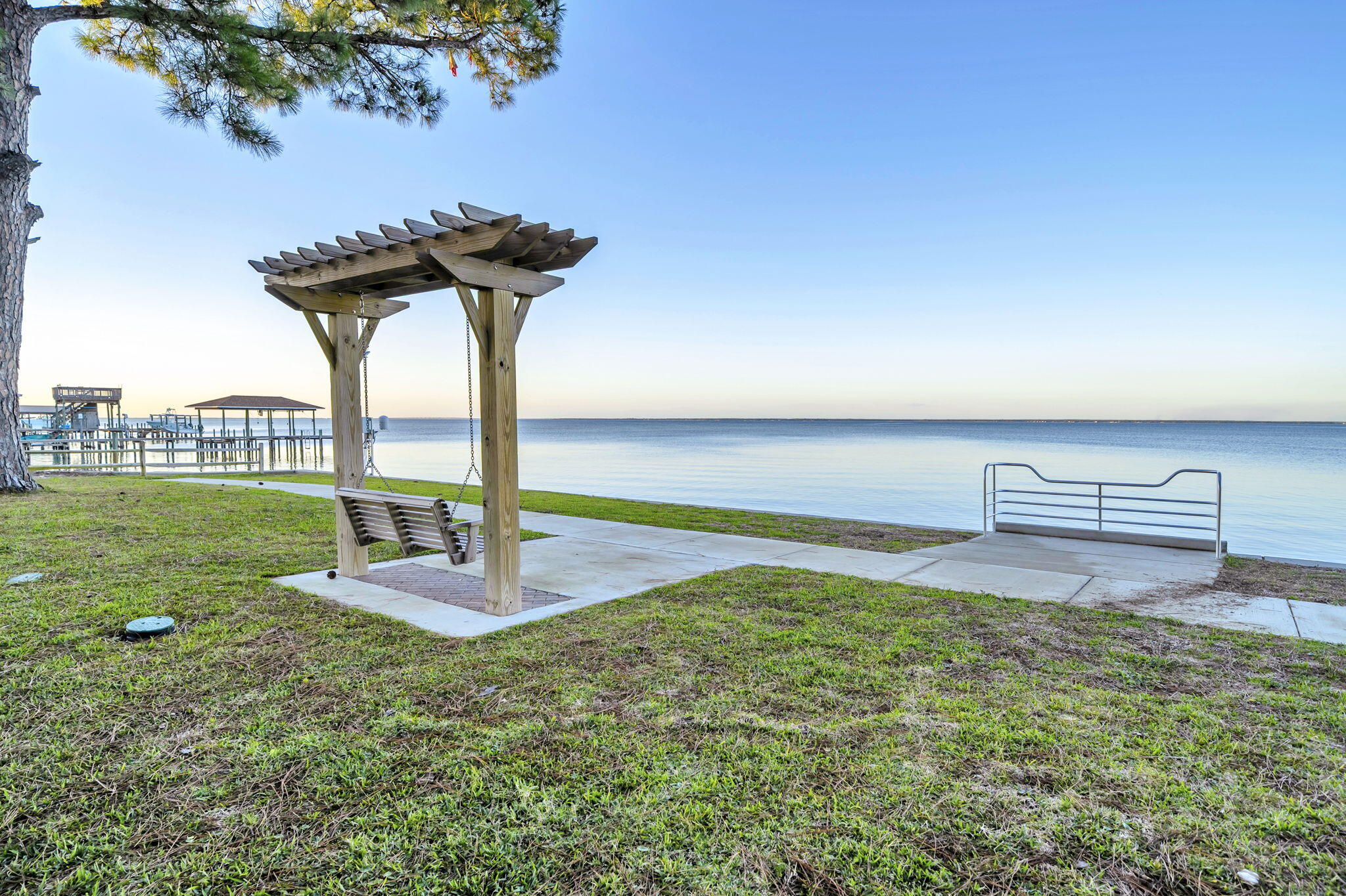 FLAMINGO BEACH - Residential