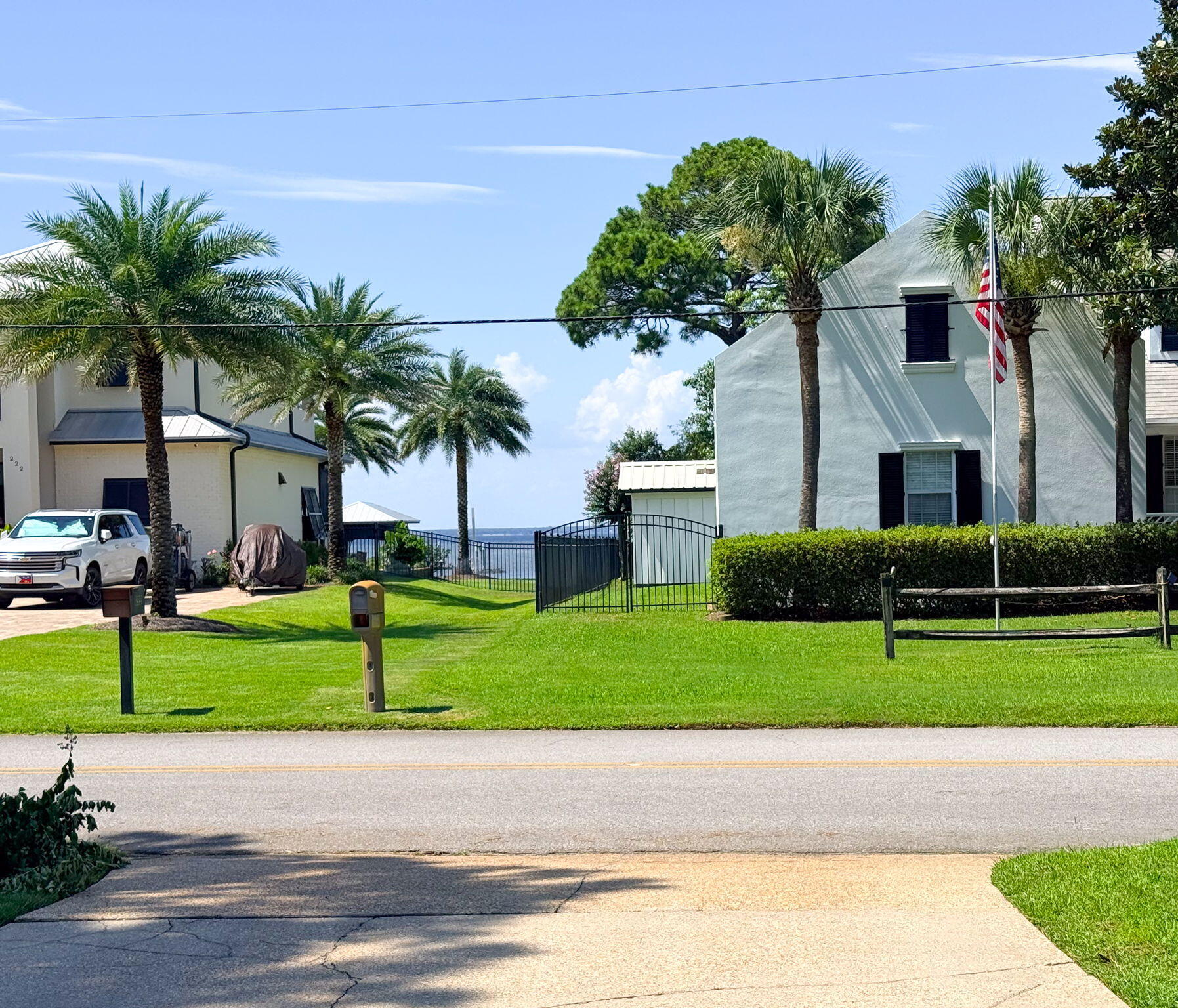 FLAMINGO BEACH - Residential