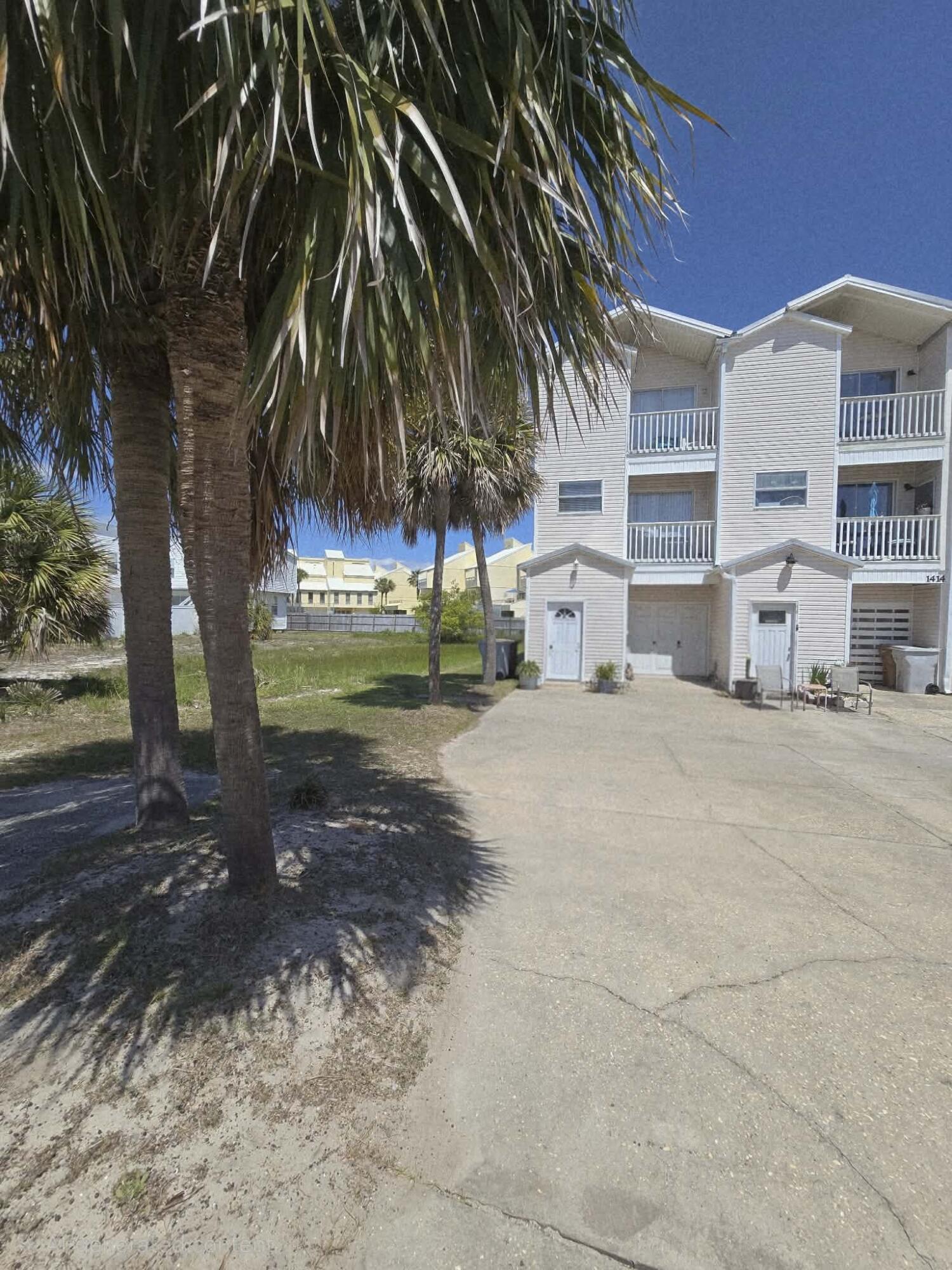 BAHIA BADAR - Residential