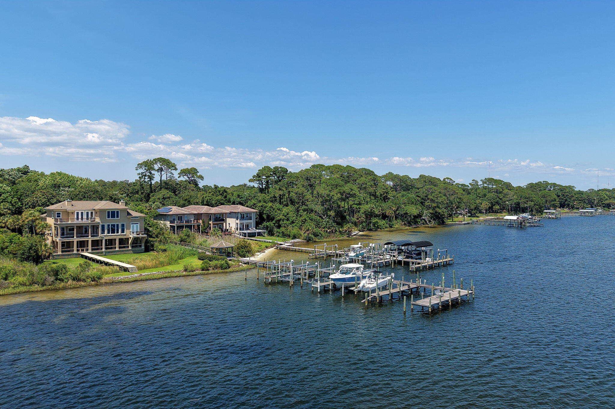ISLANDVIEW BEACH - Residential