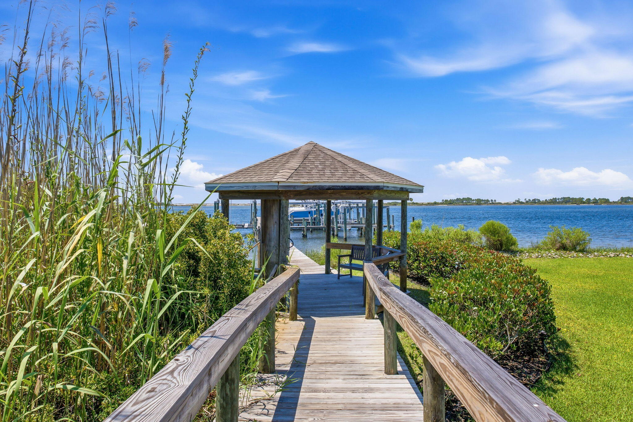 ISLANDVIEW BEACH - Residential