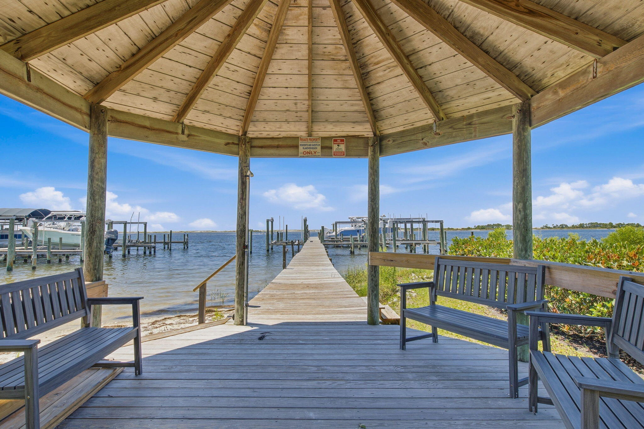 ISLANDVIEW BEACH - Residential