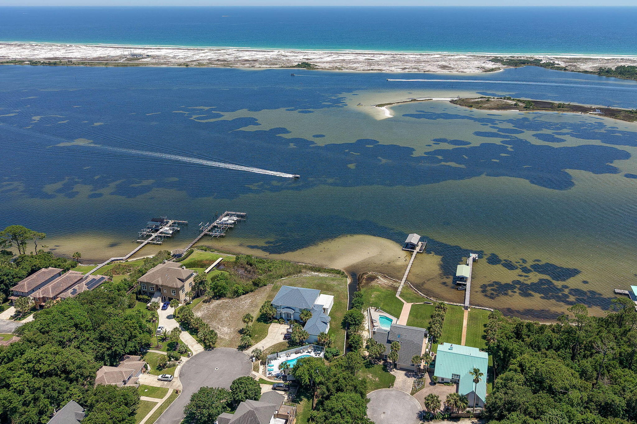 ISLANDVIEW BEACH - Residential