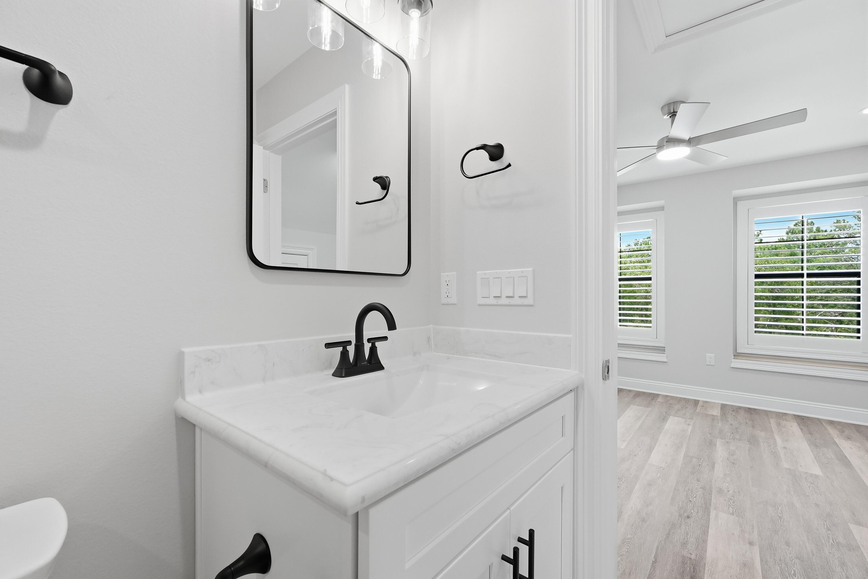 KENNEDY LAKE (UNRECORDED) - Residential