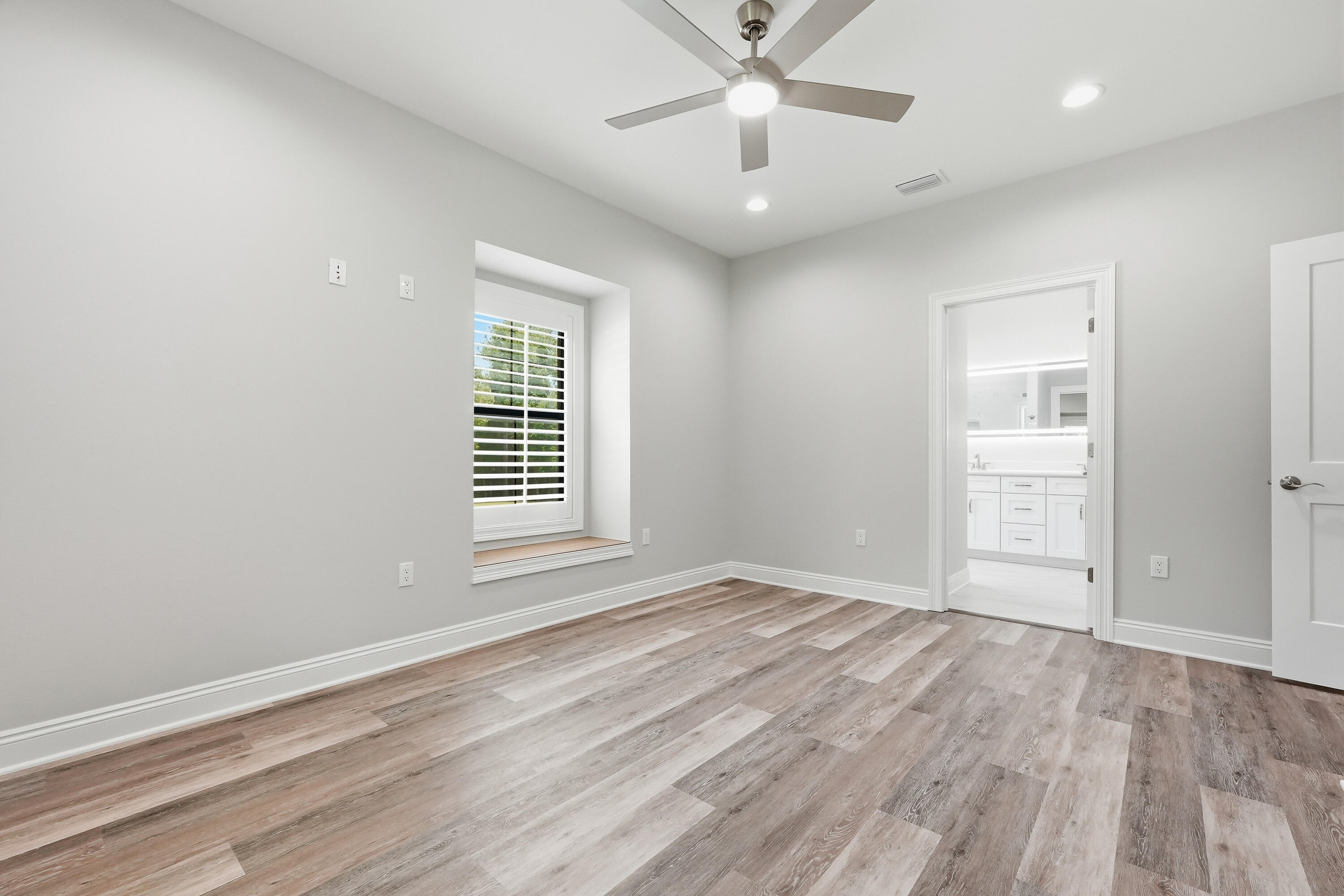 KENNEDY LAKE (UNRECORDED) - Residential