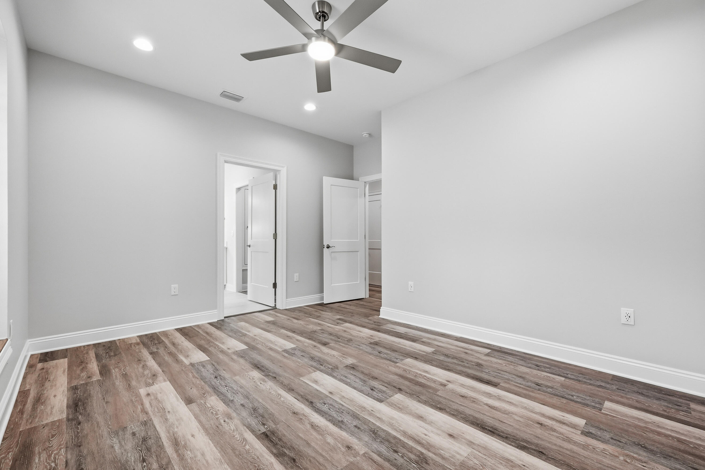 KENNEDY LAKE (UNRECORDED) - Residential