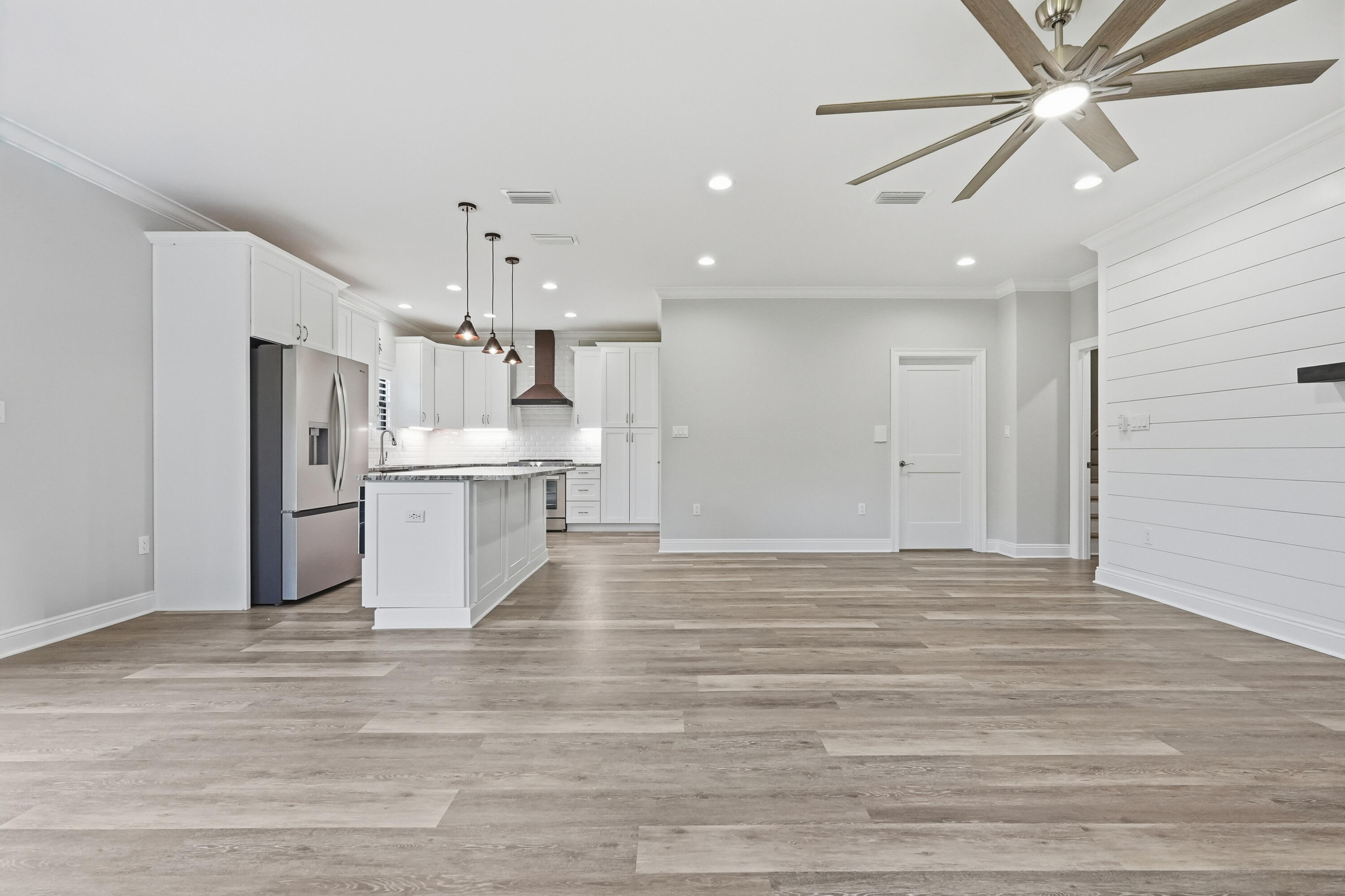 KENNEDY LAKE (UNRECORDED) - Residential