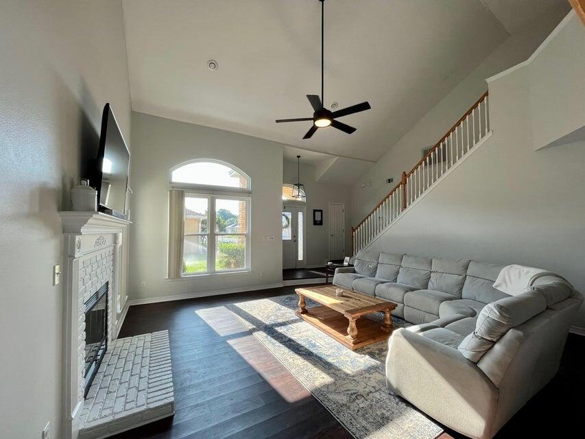 NORTH RIDGE CREEK S/D 1ST ADDN - Residential Lease