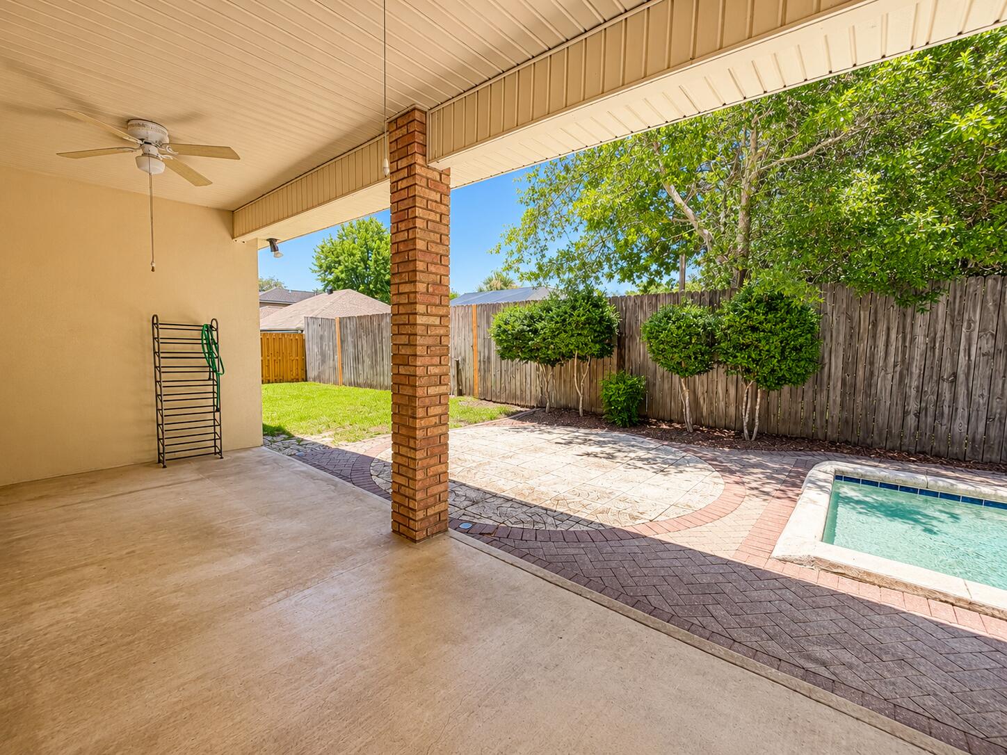 NORTH RIDGE CREEK S/D 1ST ADDN - Residential Lease