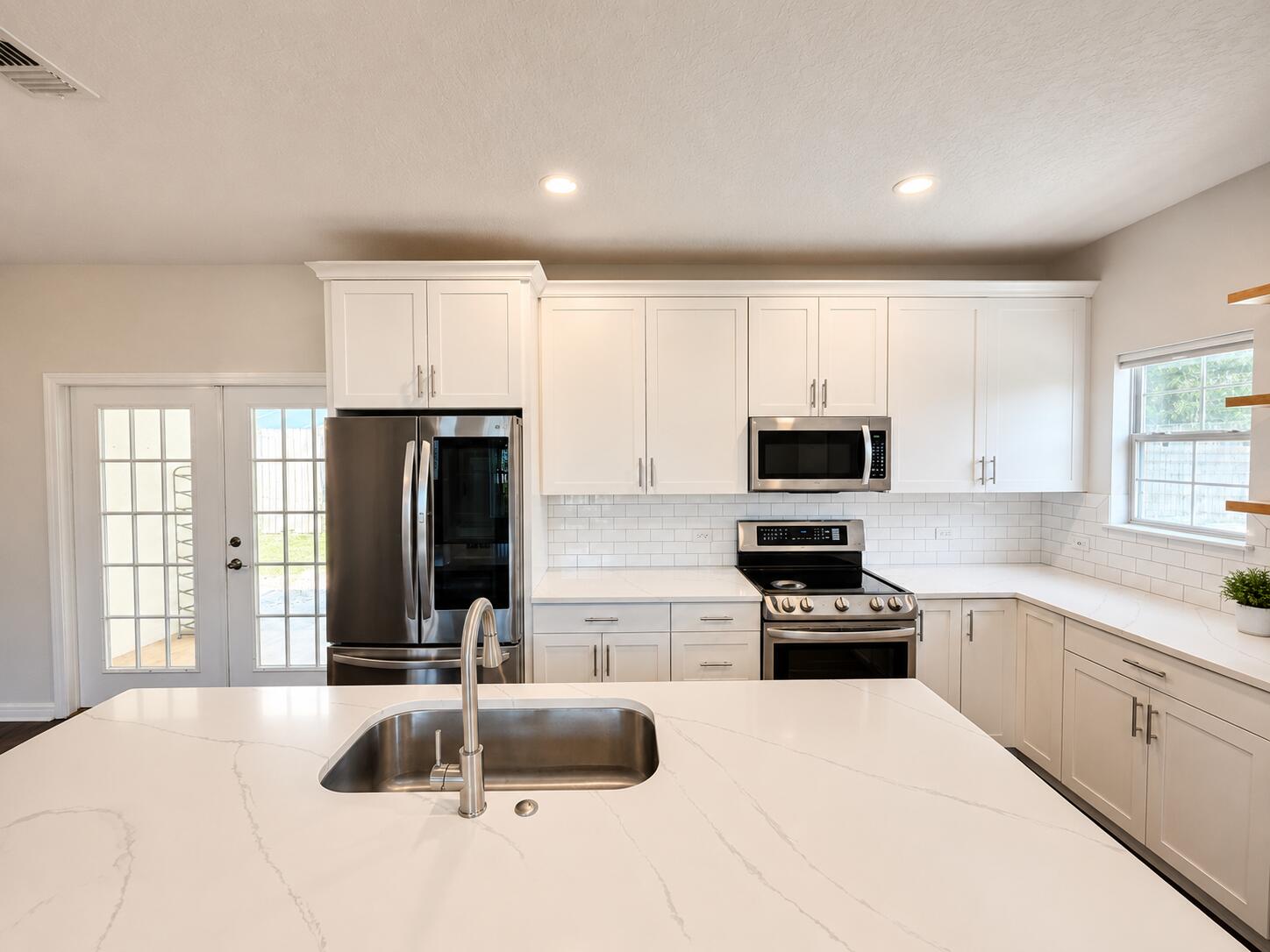 NORTH RIDGE CREEK S/D 1ST ADDN - Residential Lease