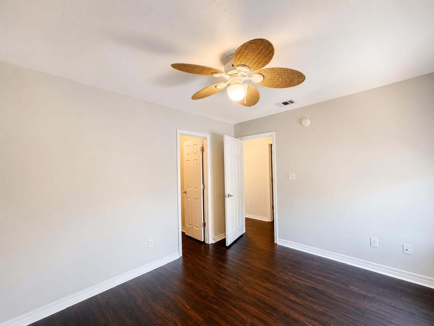 NORTH RIDGE CREEK S/D 1ST ADDN - Residential Lease