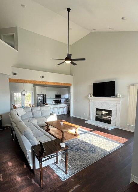 NORTH RIDGE CREEK S/D 1ST ADDN - Residential Lease