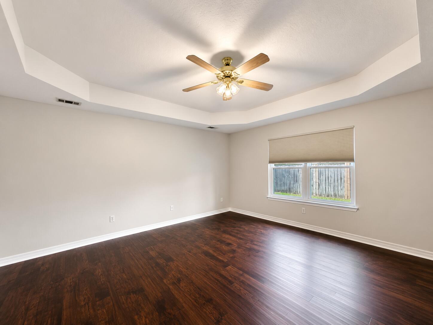 NORTH RIDGE CREEK S/D 1ST ADDN - Residential Lease