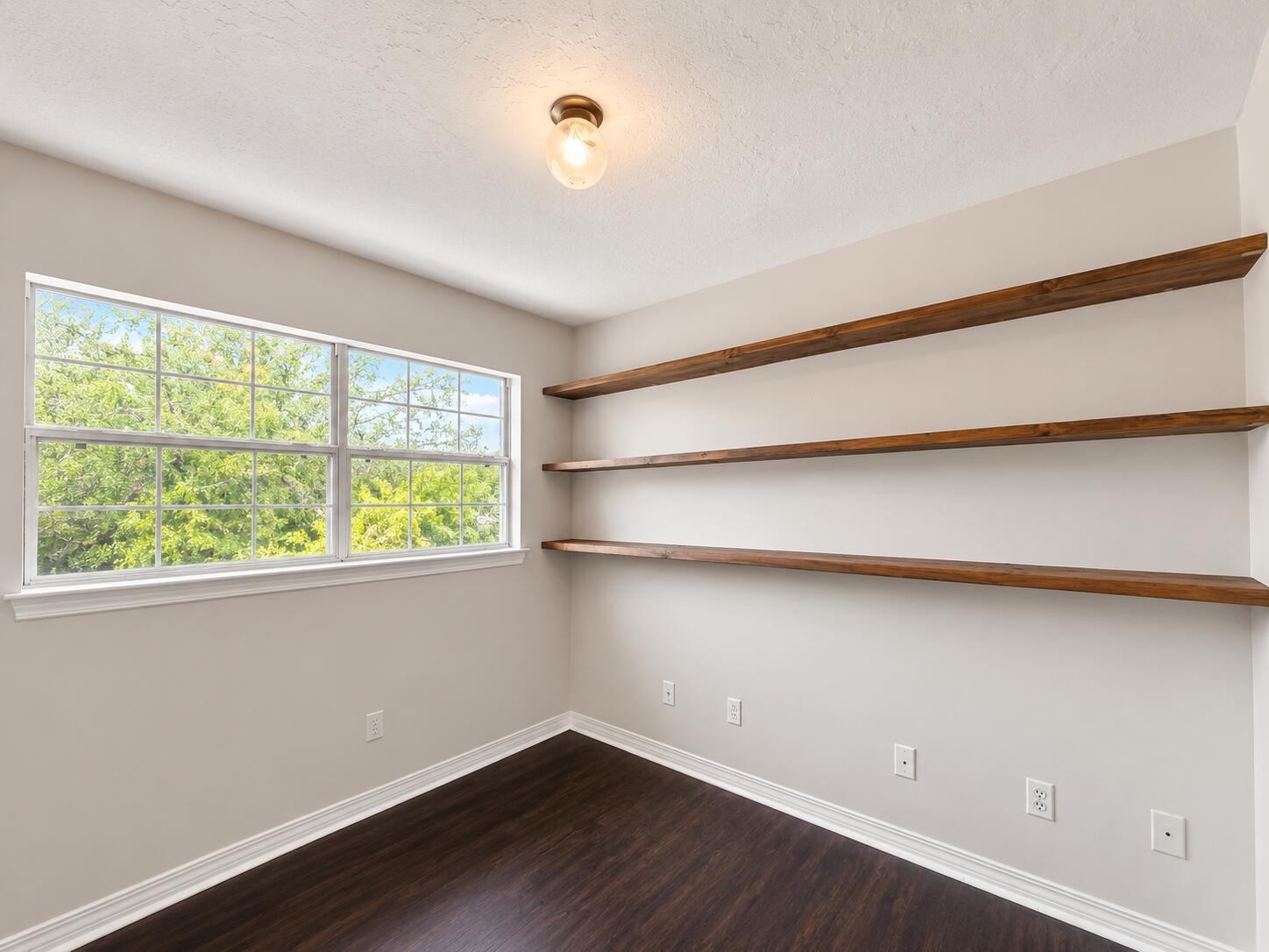 NORTH RIDGE CREEK S/D 1ST ADDN - Residential Lease
