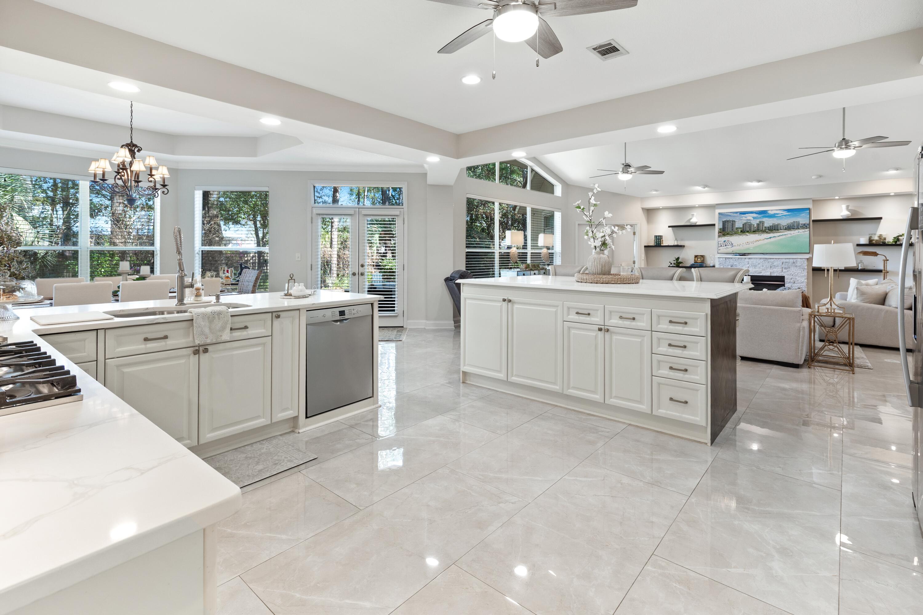 BAYTOWNE AVE EAST - Residential