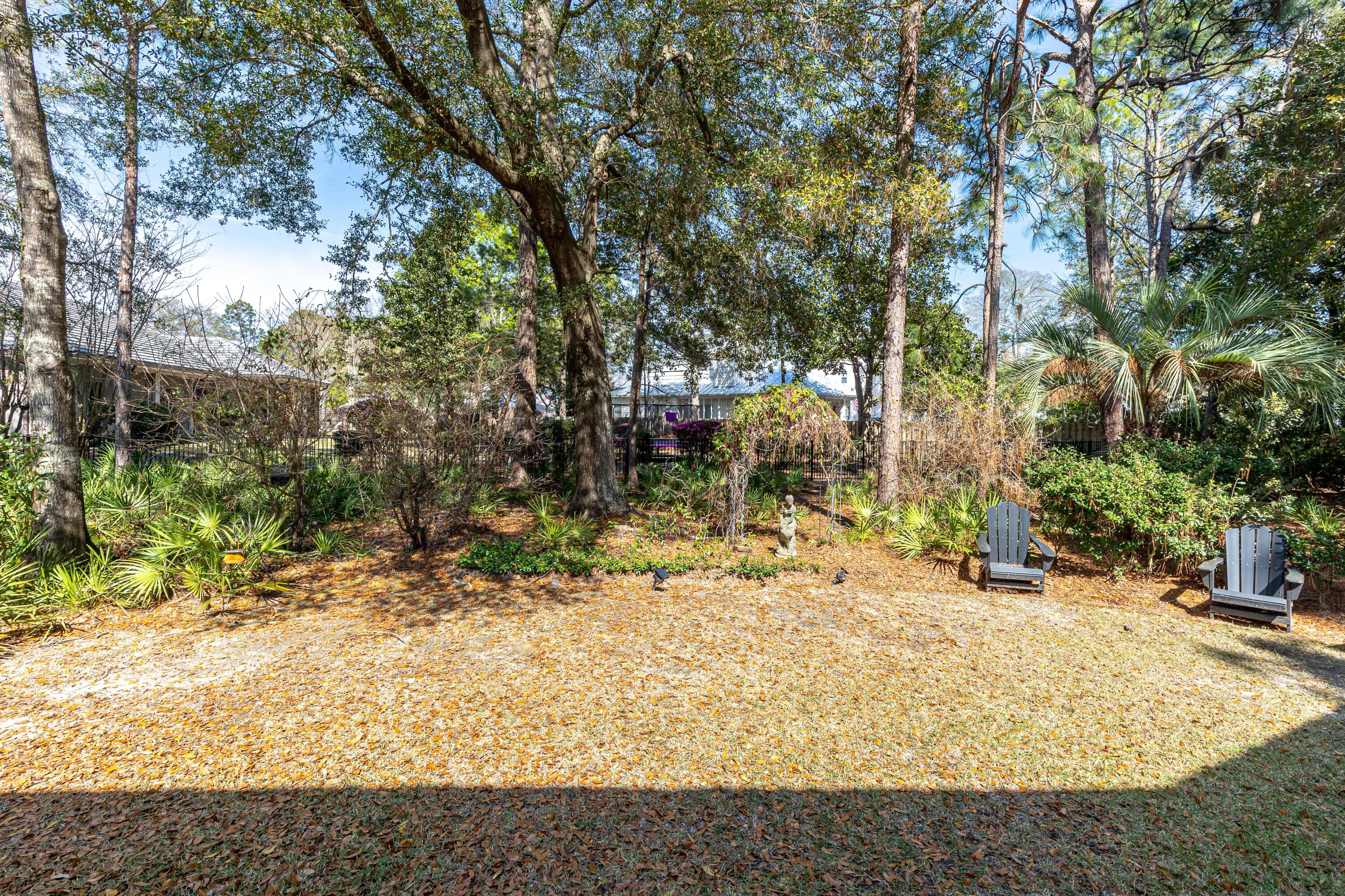 BAYTOWNE AVE EAST - Residential