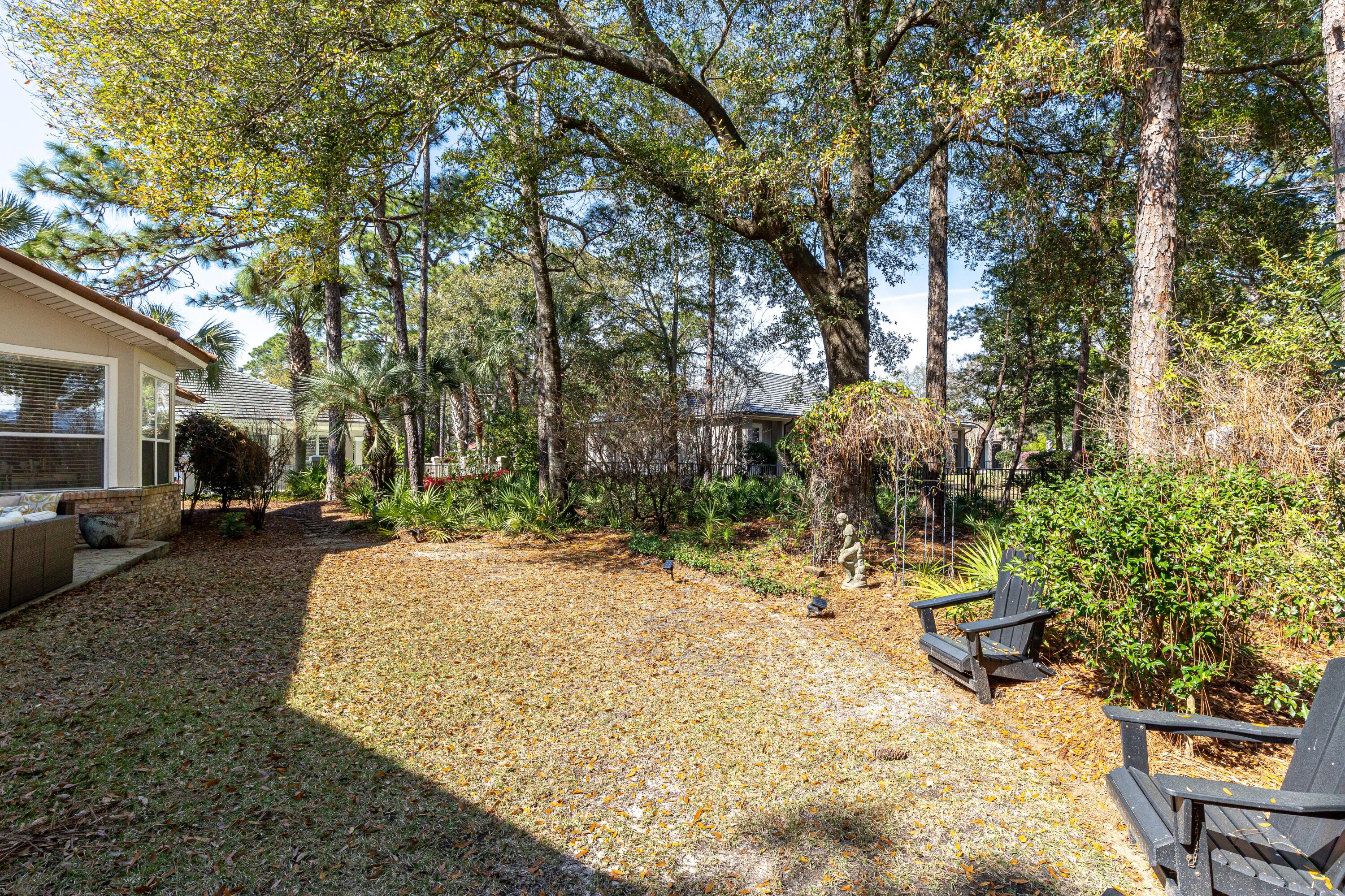 BAYTOWNE AVE EAST - Residential